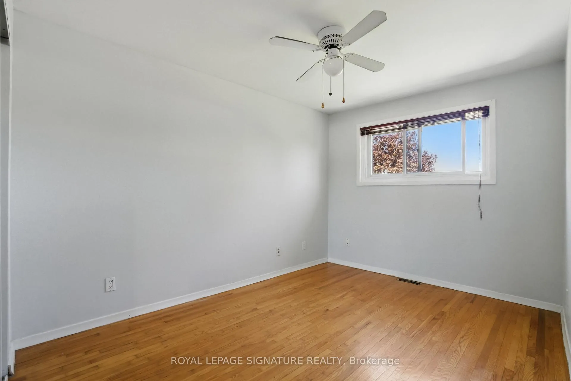 Photo 12 of 237 Barkley Crescent, Oshawa, Vanier — HOMEH