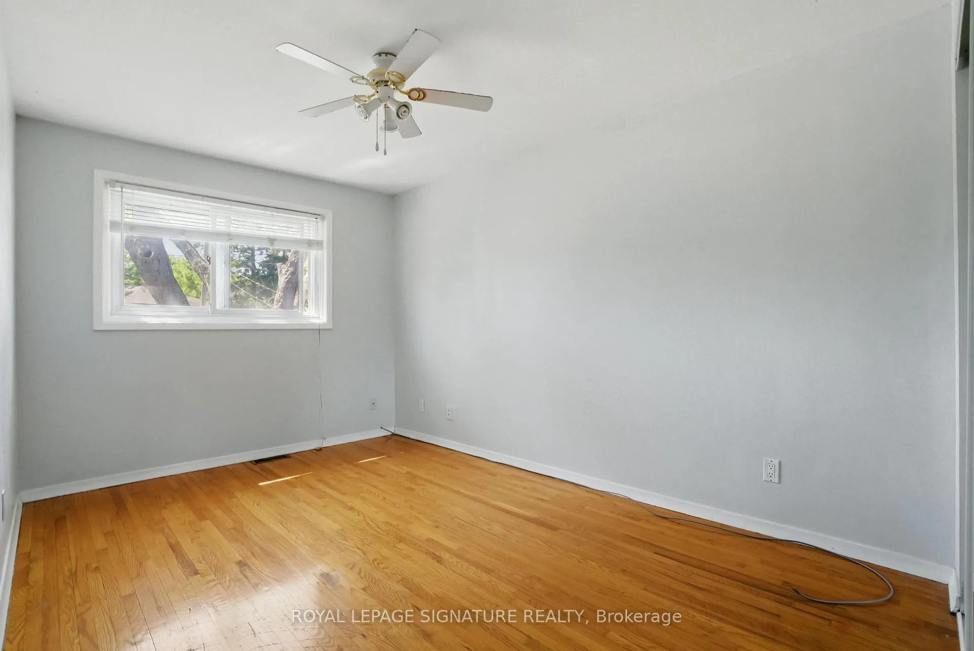 Photo 14 of 237 Barkley Crescent, Oshawa, Vanier — HOMEH