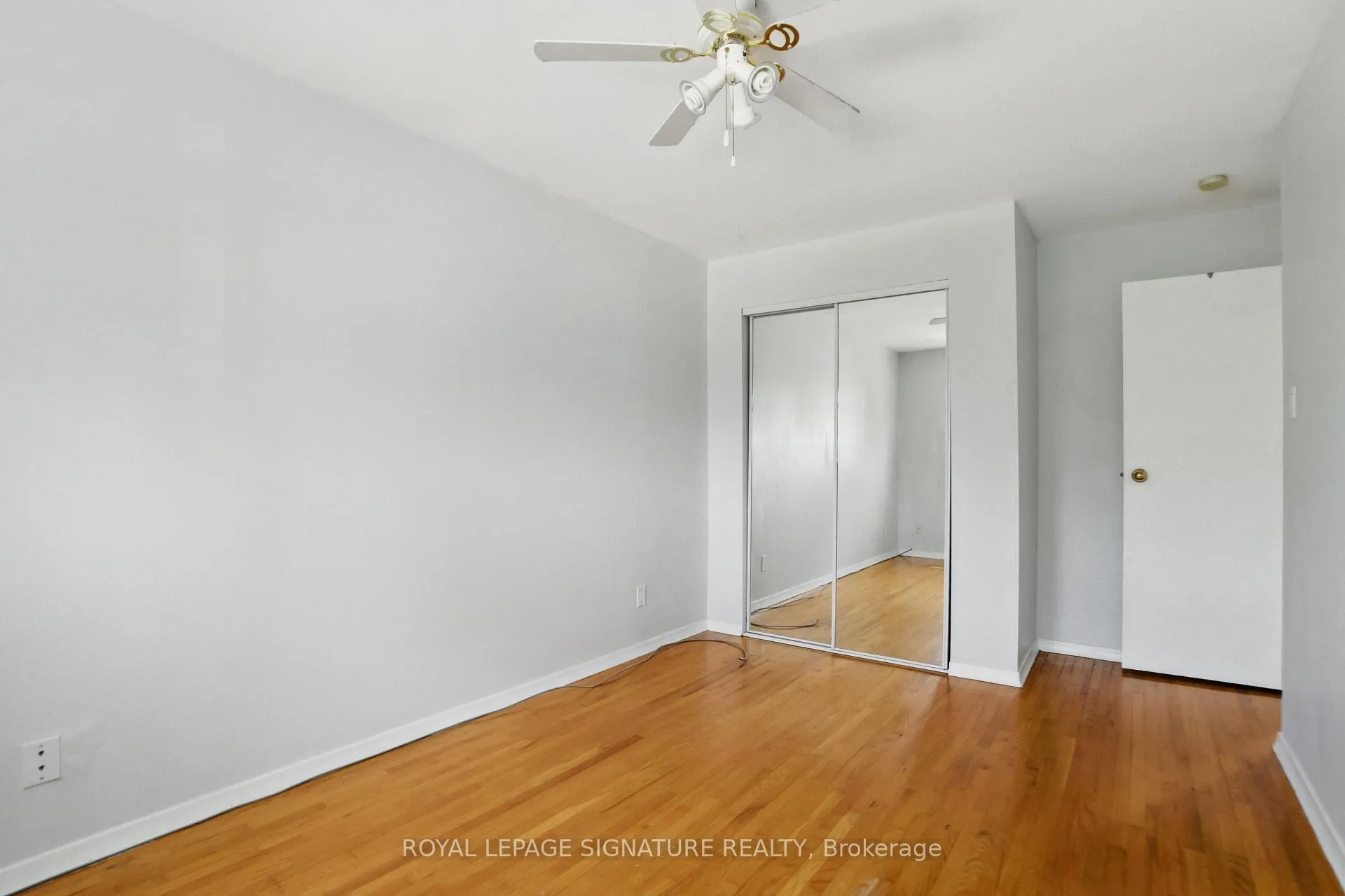 Photo 15 of 237 Barkley Crescent, Oshawa, Vanier — HOMEH
