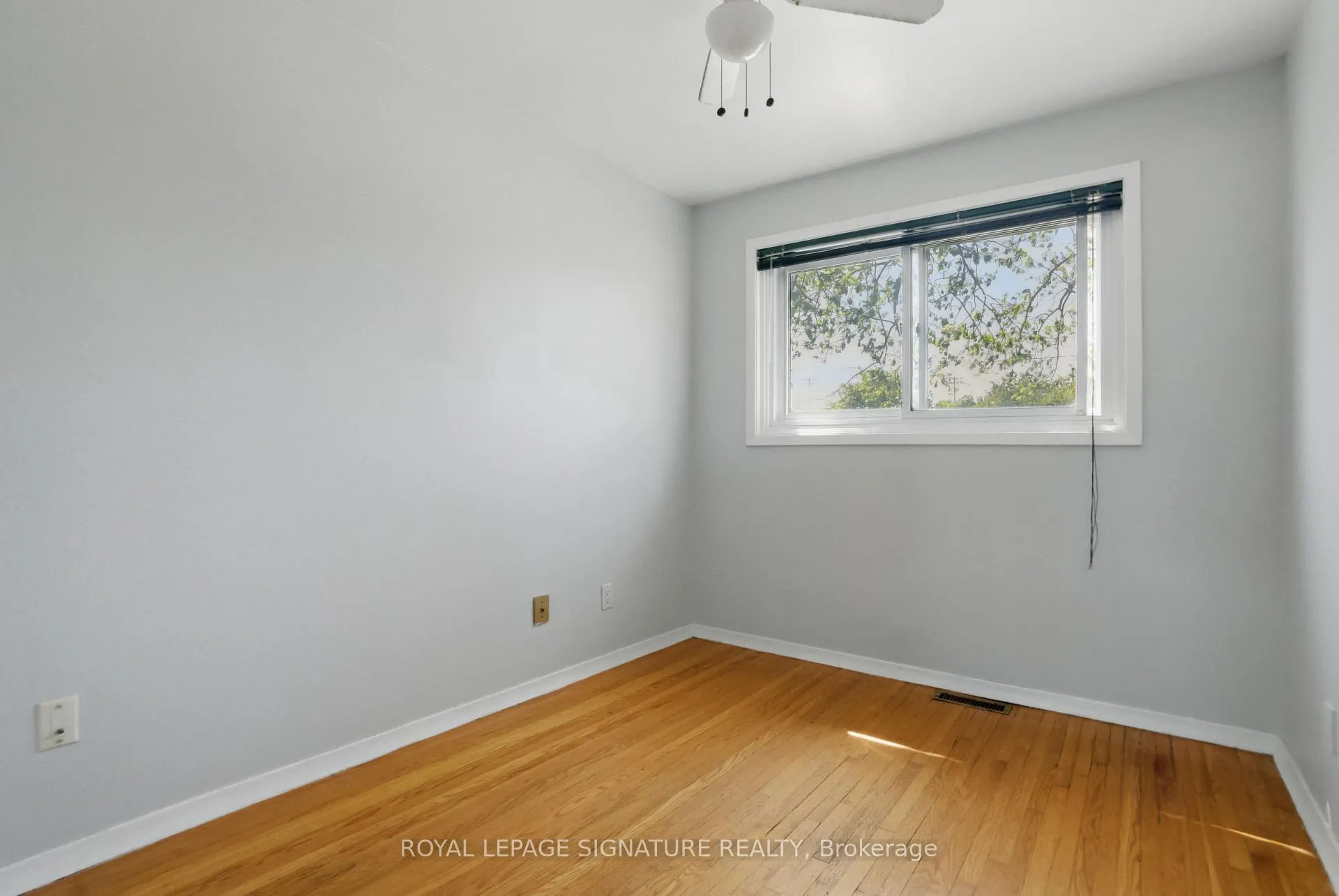 Photo 16 of 237 Barkley Crescent, Oshawa, Vanier — HOMEH