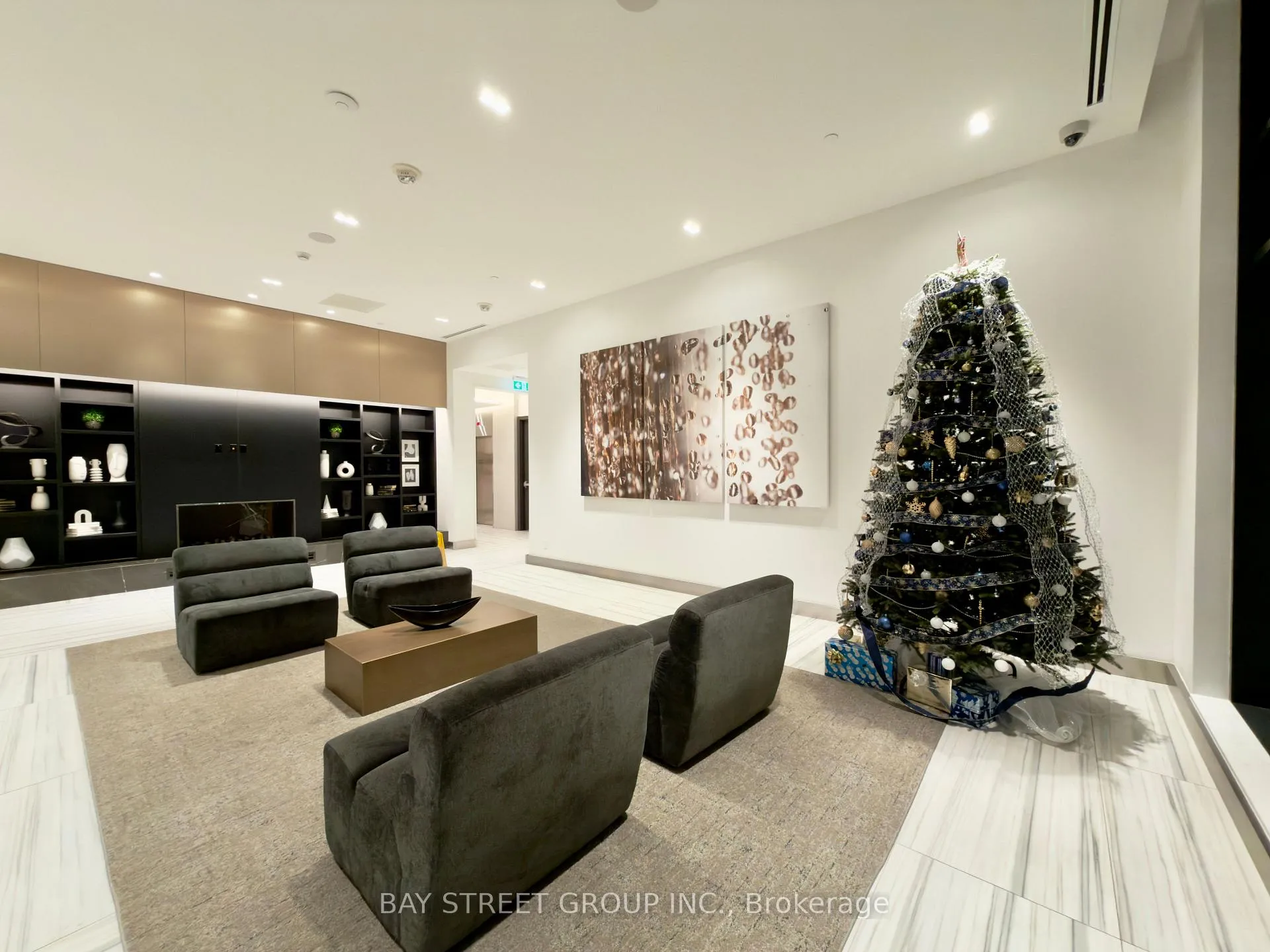 Photo 3 of Unit Ph07, 38 Water Walk Drive, Markham, Unionville — HOMEH
