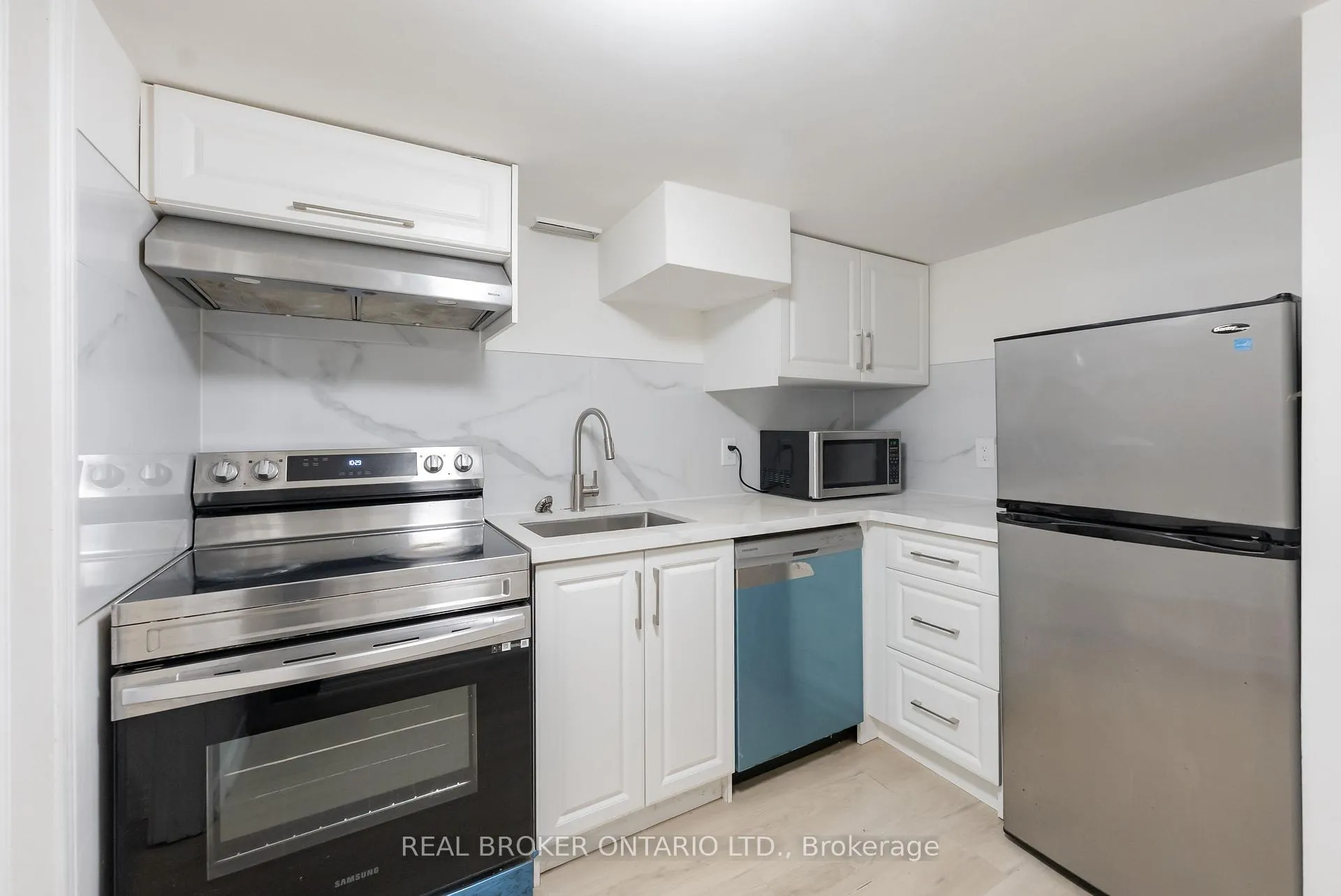 Front of Unit BSMT, 256 The Kingsway