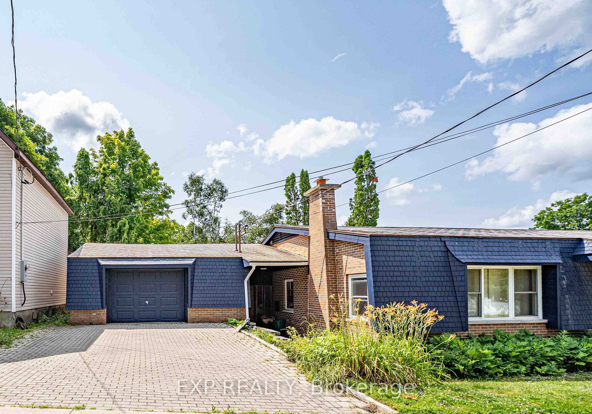 Photo 3 of 395 Brown Street, Gravenhurst, Muskoka (S) — HOMEH