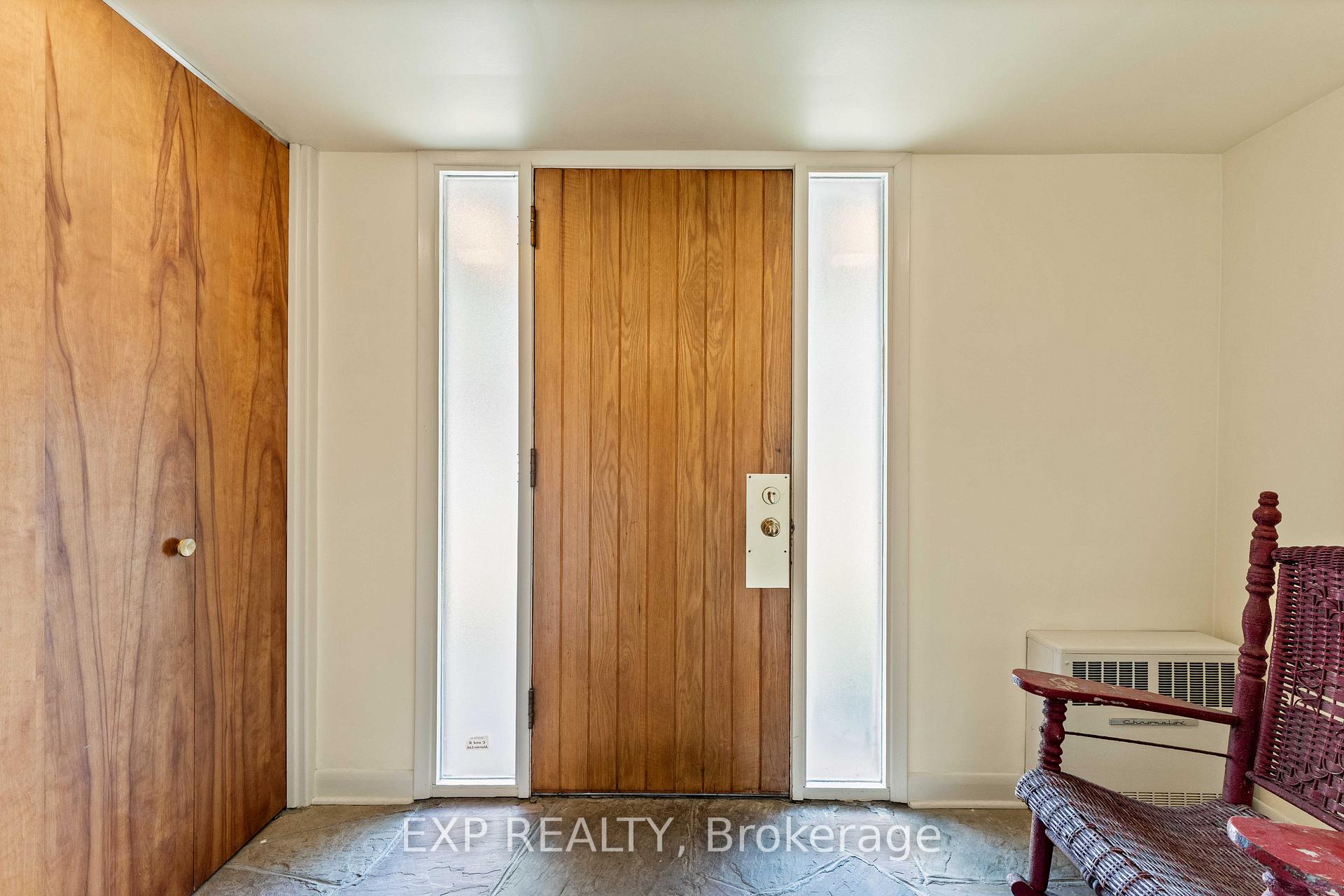 Photo 6 of 395 Brown Street, Gravenhurst, Muskoka (S) — HOMEH