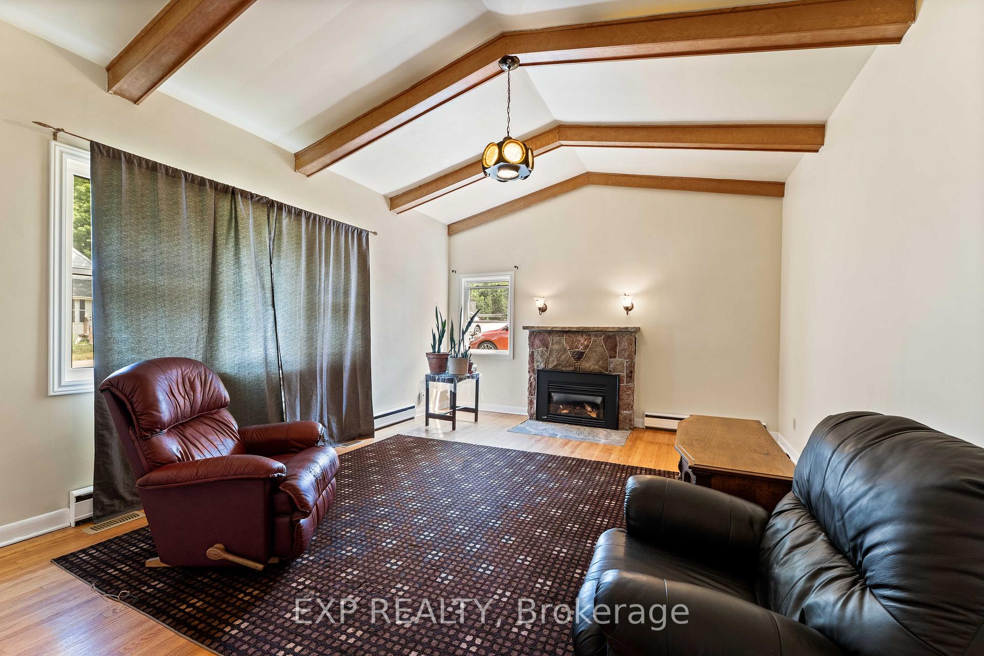 Photo 8 of 395 Brown Street, Gravenhurst, Muskoka (S) — HOMEH