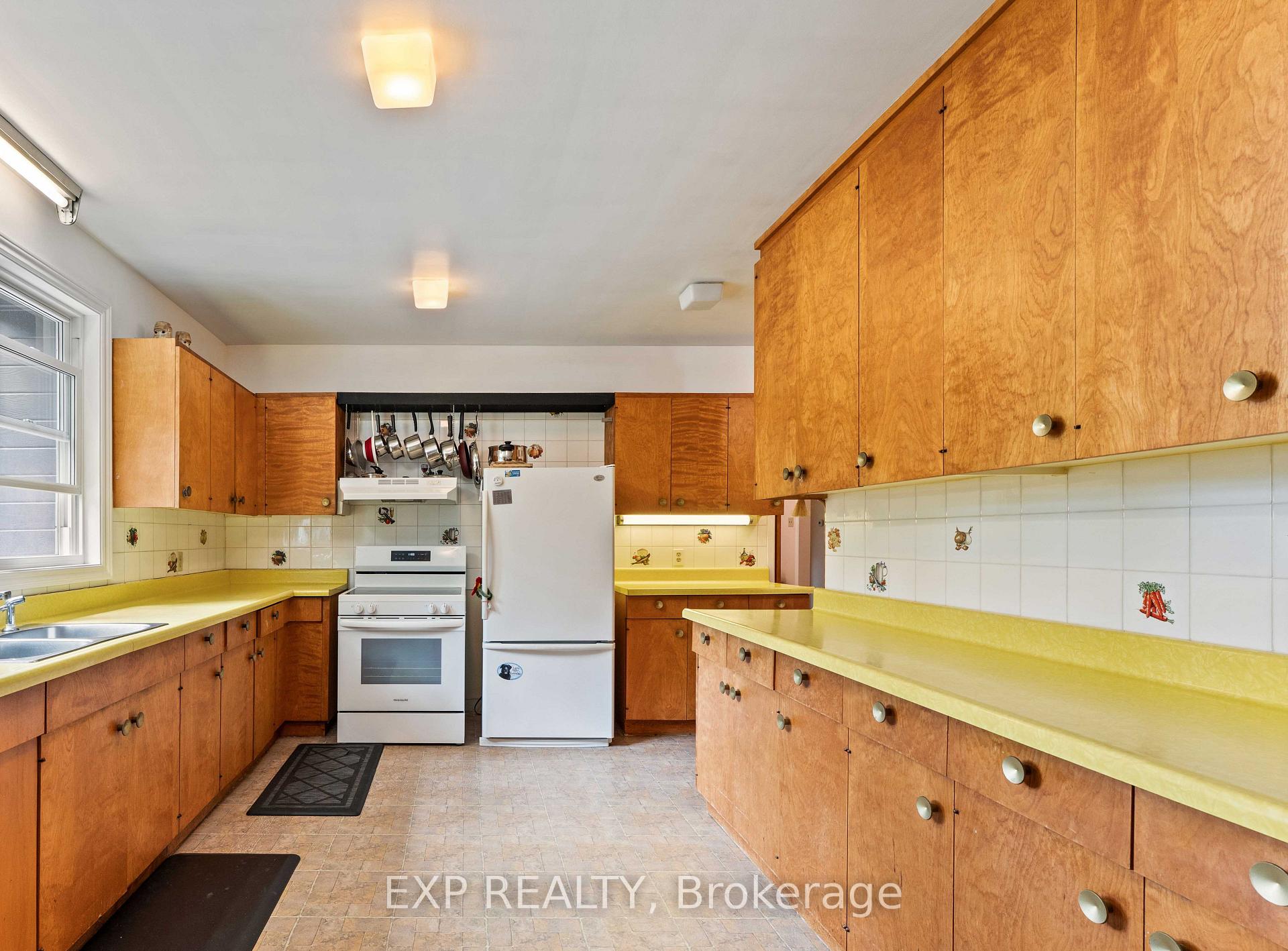 Photo 11 of 395 Brown Street, Gravenhurst, Muskoka (S) — HOMEH