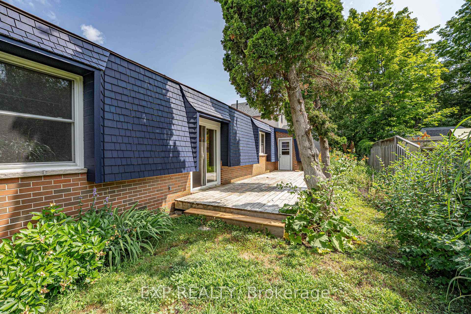 Photo 33 of 395 Brown Street, Gravenhurst, Muskoka (S) — HOMEH
