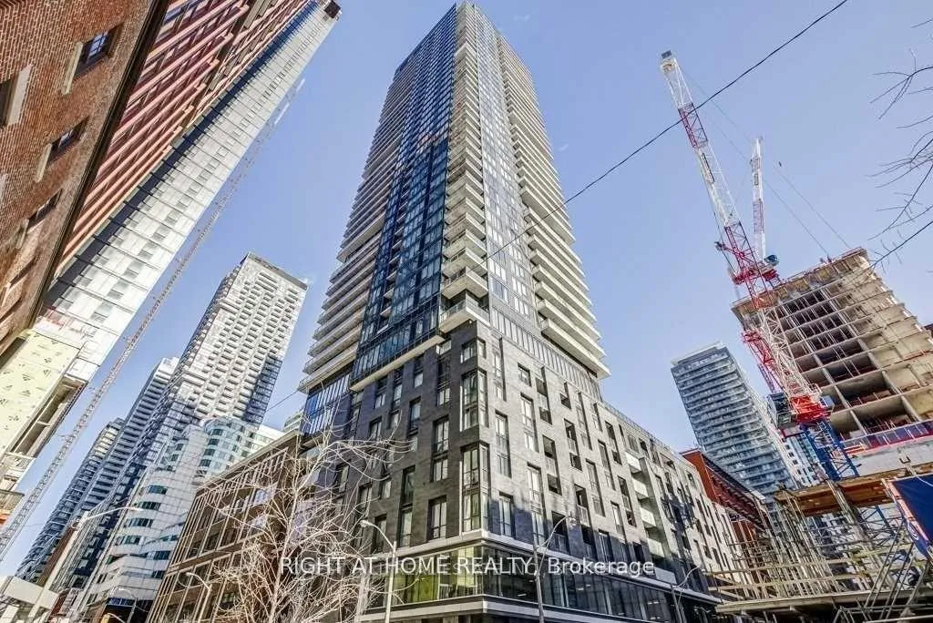 Photo 2 of Unit 4601, 115 Blue Jays Way, Toronto, Waterfront Communities — HOMEH
