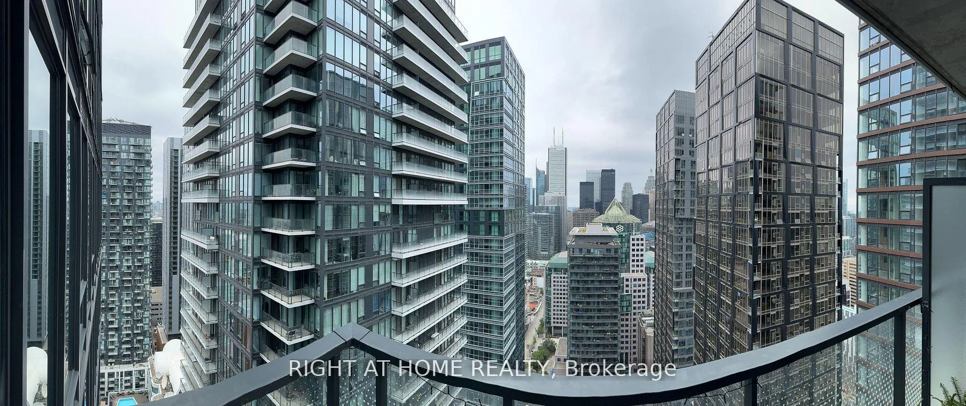 Photo 10 of Unit 4601, 115 Blue Jays Way, Toronto, Waterfront Communities — HOMEH