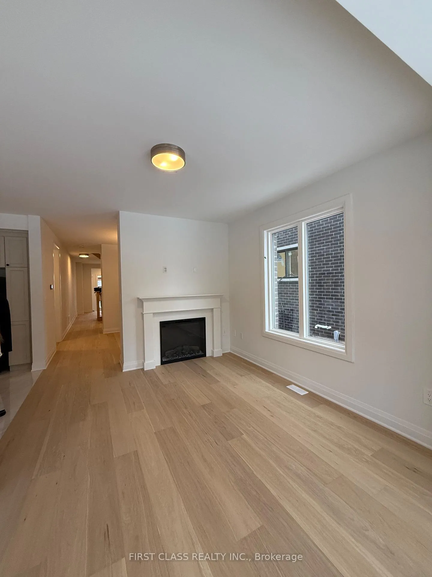Photo 5 of 13 Moss Drive, Markham, Rural Markham — HOMEH