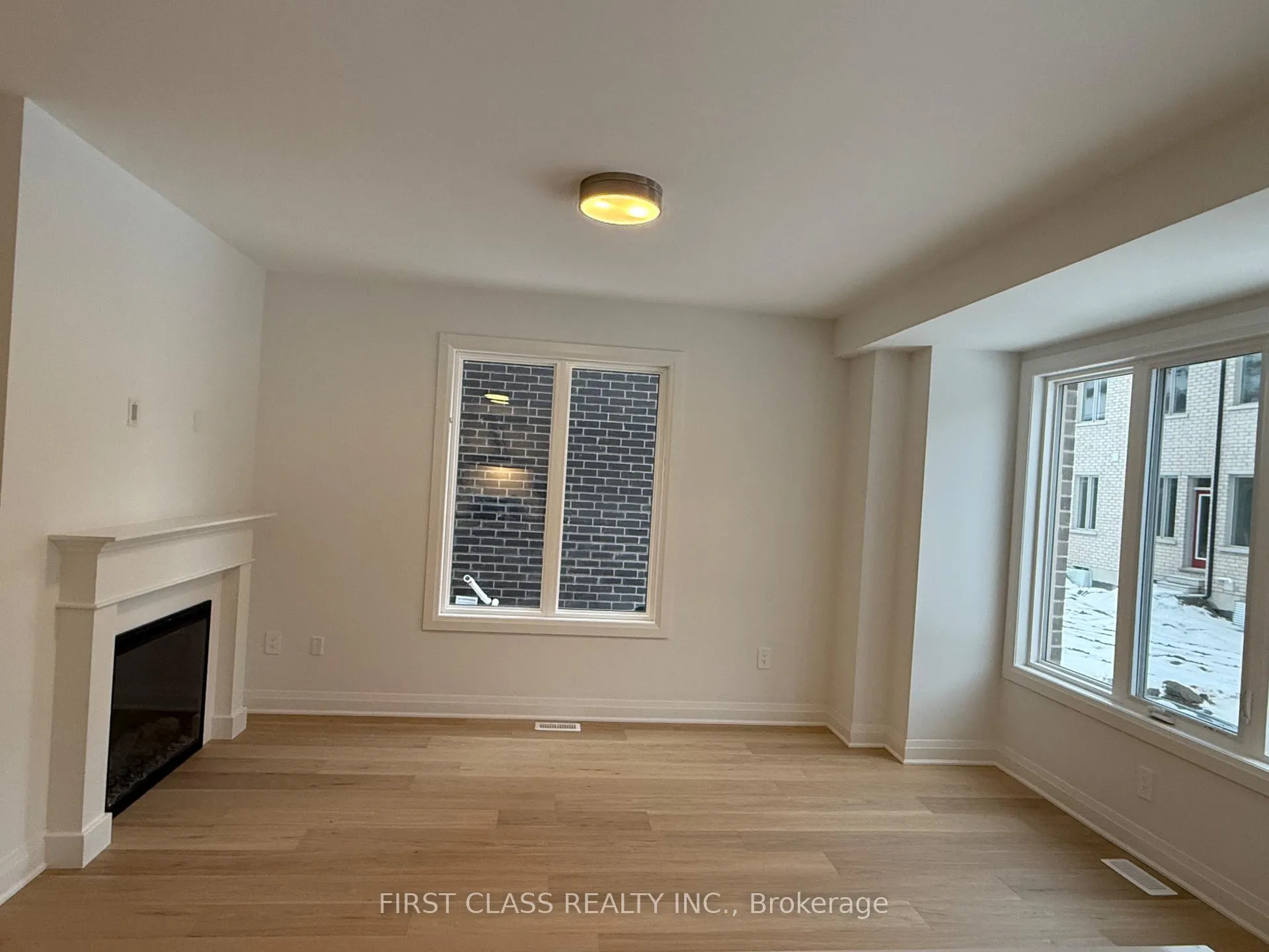 Photo 6 of 13 Moss Drive, Markham, Rural Markham — HOMEH