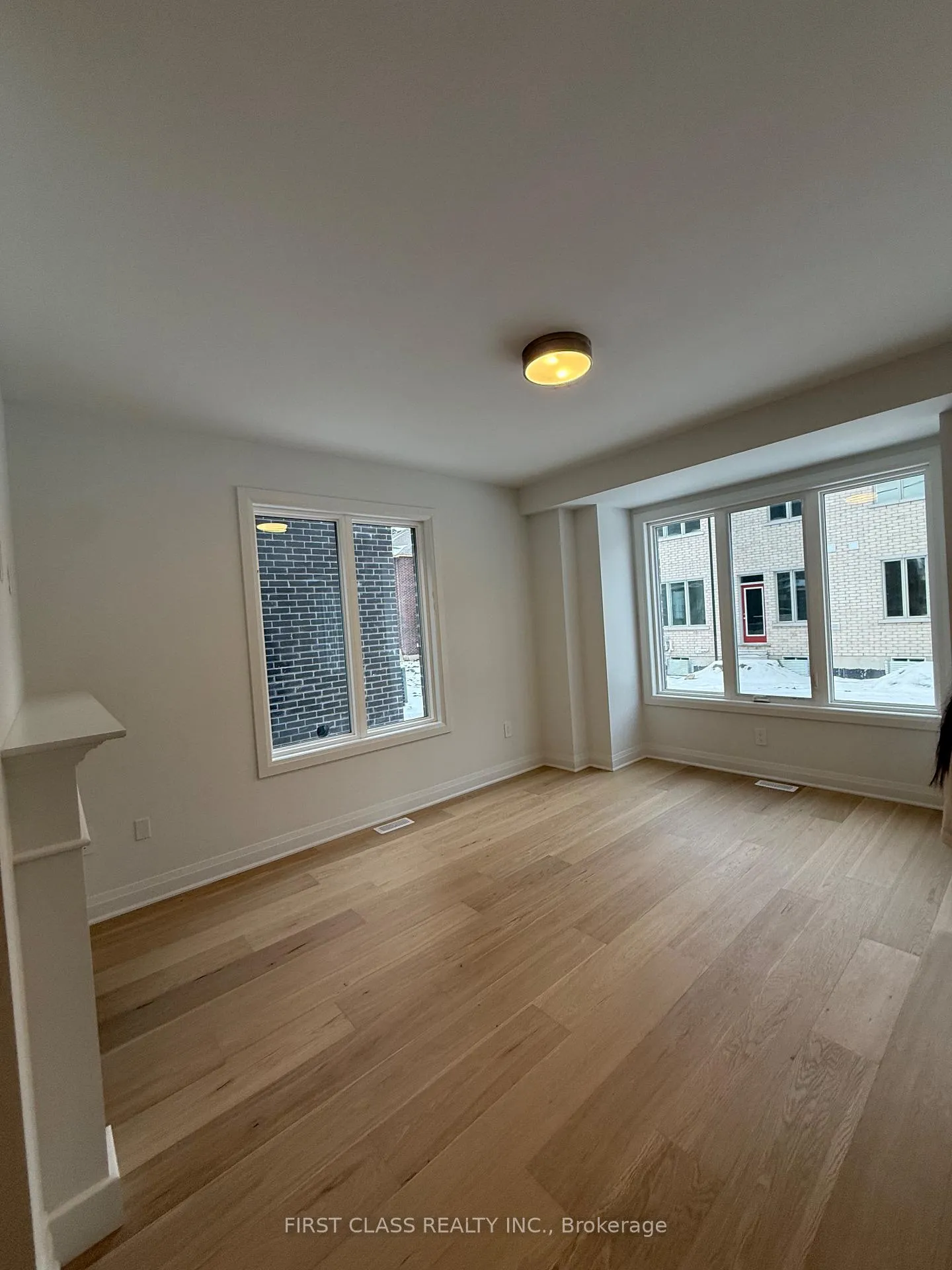 Photo 7 of 13 Moss Drive, Markham, Rural Markham — HOMEH