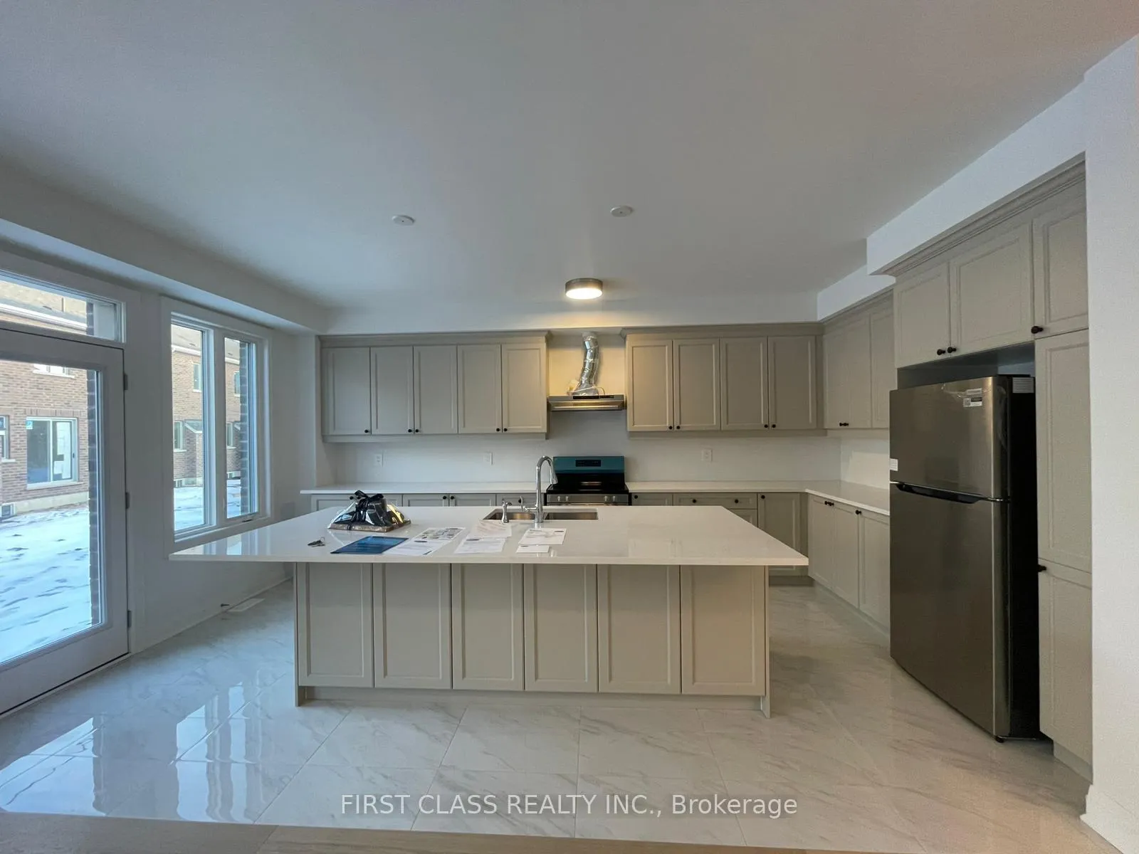 Photo 9 of 13 Moss Drive, Markham, Rural Markham — HOMEH