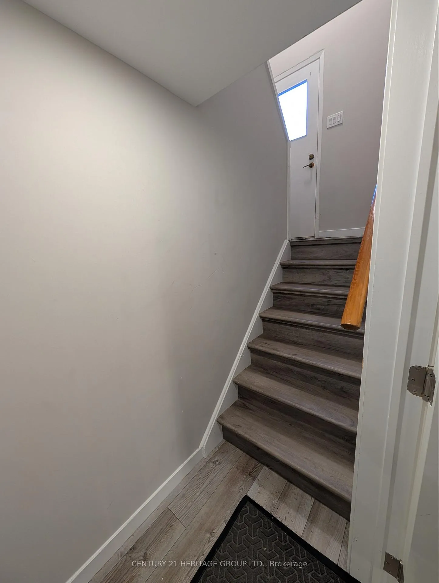 Photo 2 of Unit A, 971 Vistula Drive, Pickering, West Shore — HOMEH