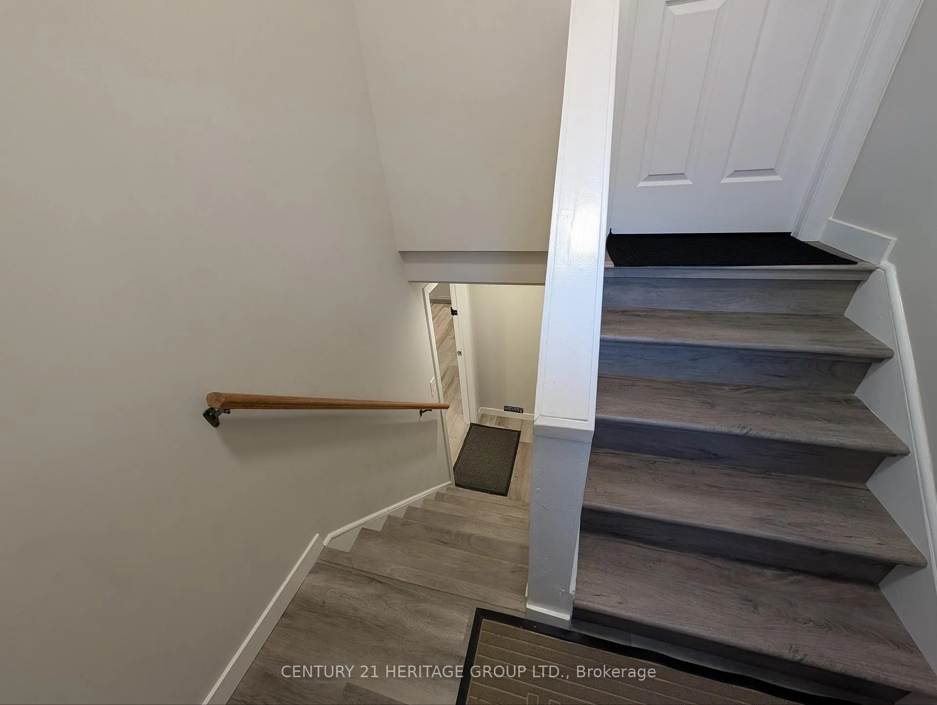 Photo 3 of Unit A, 971 Vistula Drive, Pickering, West Shore — HOMEH