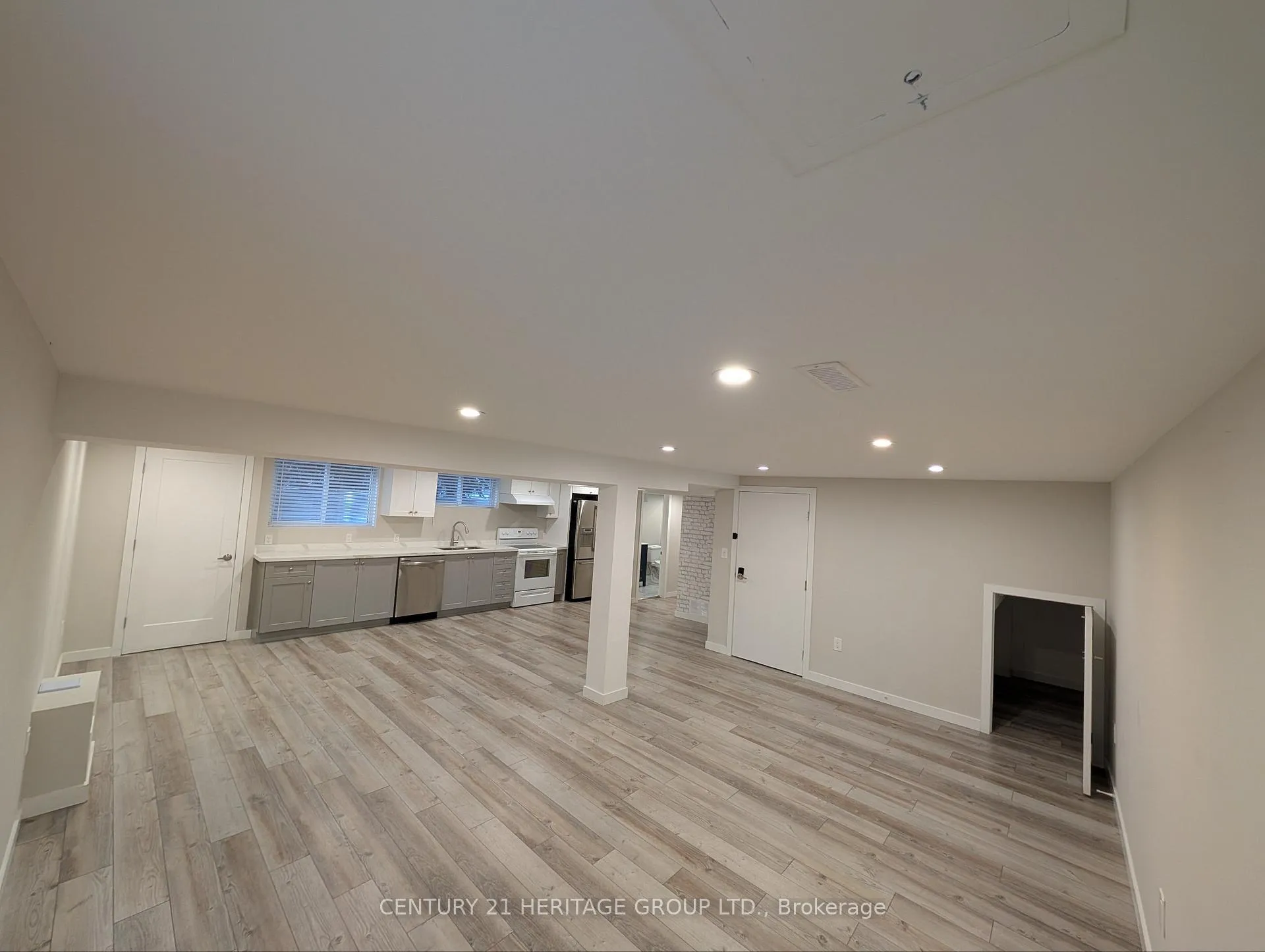 Photo 8 of Unit A, 971 Vistula Drive, Pickering, West Shore — HOMEH