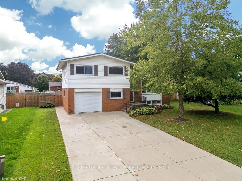 Photo 1 of 236 Mary Street, Goderich, Goderich (Town) — HOMEH