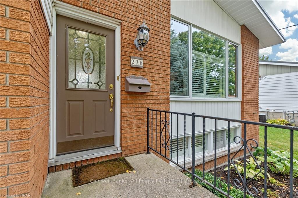 Photo 5 of 236 Mary Street, Goderich, Goderich (Town) — HOMEH