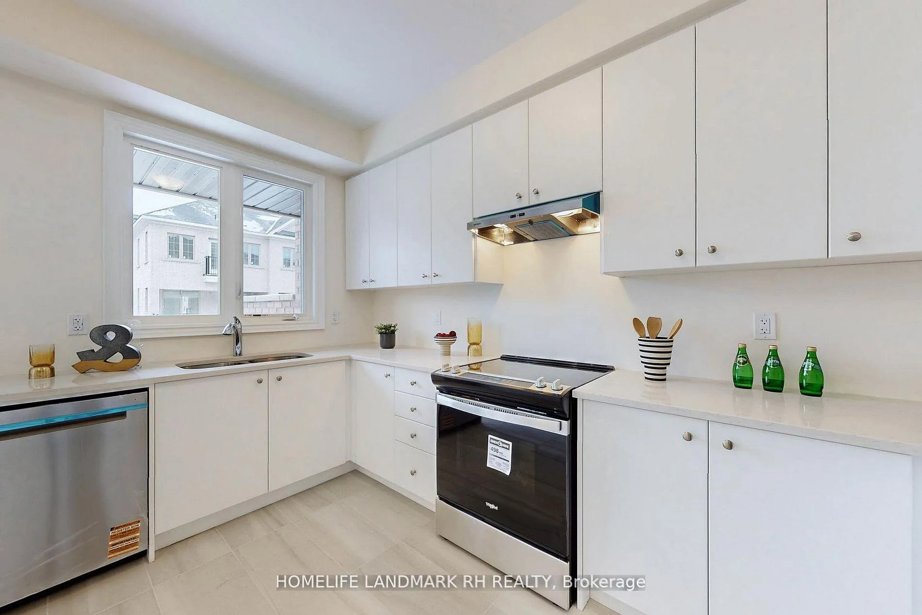 Photo 15 of 163 Berczy Green Drive, Markham, Rural Markham — HOMEH