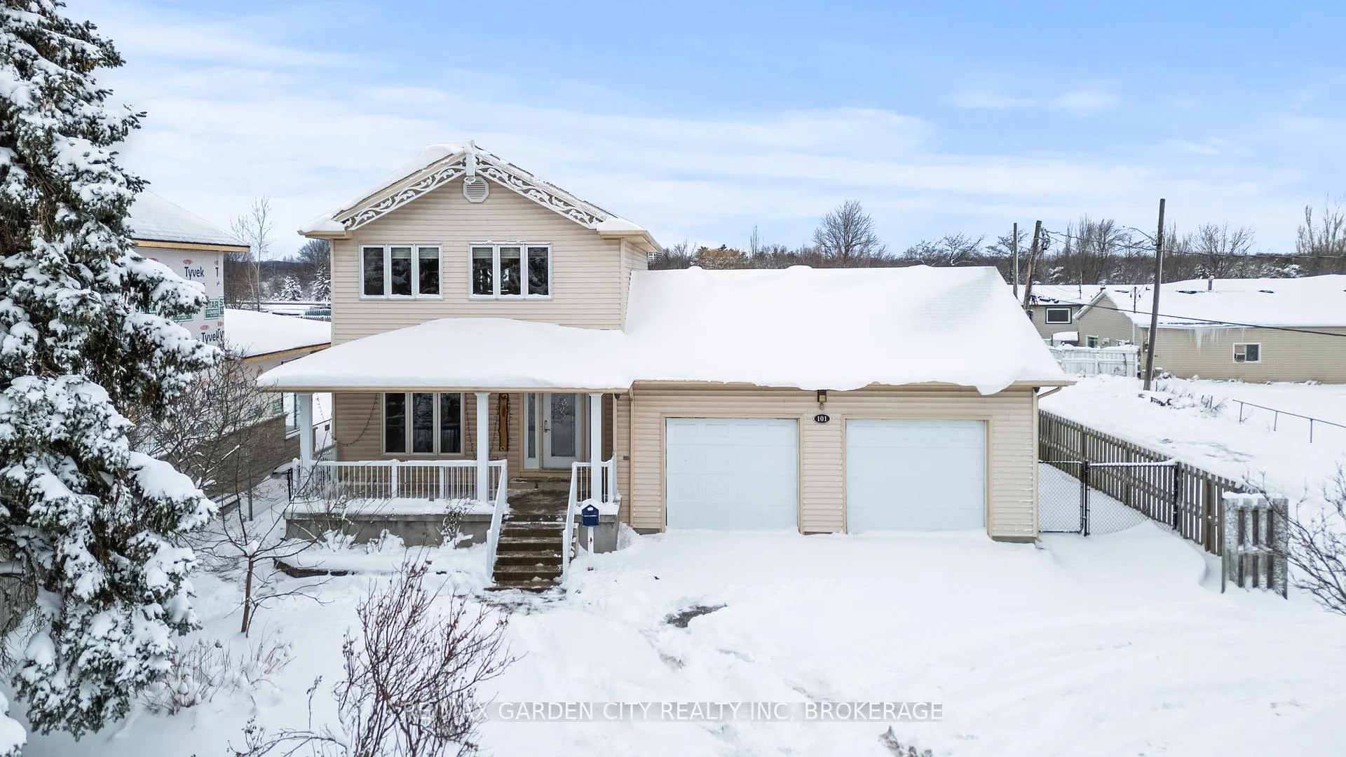 Photo 2 of Unit 1, 101 Moffatt Street, St. Catharines, Oakdale — HOMEH