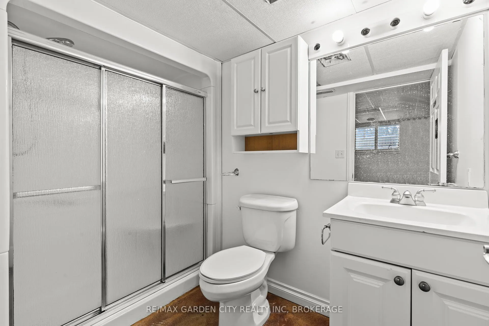 Photo 4 of Unit 2, 101 Moffatt Street, St. Catharines, Oakdale — HOMEH