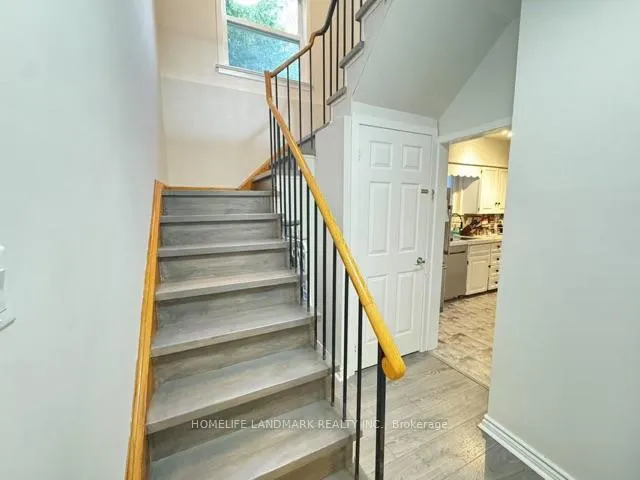 Photo 3 of Unit 2nd floor one room, 166 Chaplin Crescent, Toronto, Forest Hill South — HOMEH