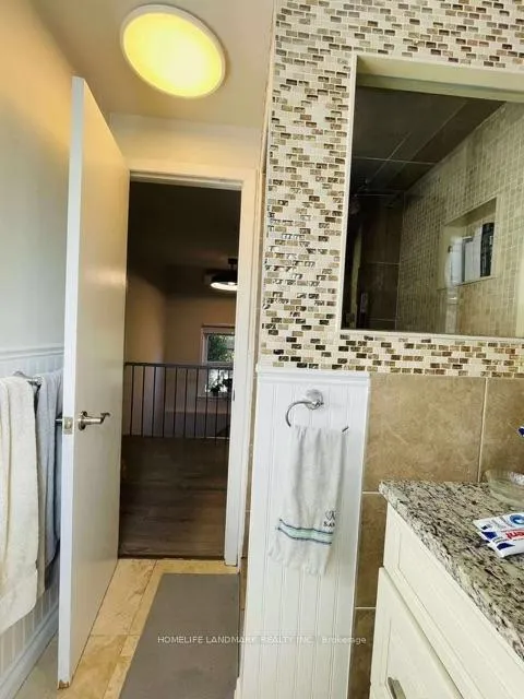 Photo 6 of Unit 2nd floor one room, 166 Chaplin Crescent, Toronto, Forest Hill South — HOMEH