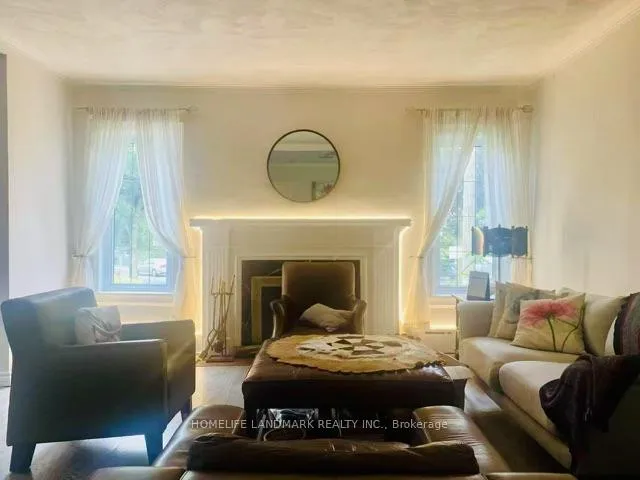 Photo 7 of Unit 2nd floor one room, 166 Chaplin Crescent, Toronto, Forest Hill South — HOMEH