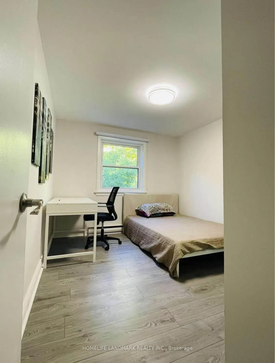 Photo 11 of Unit 2nd floor one room, 166 Chaplin Crescent, Toronto, Forest Hill South — HOMEH