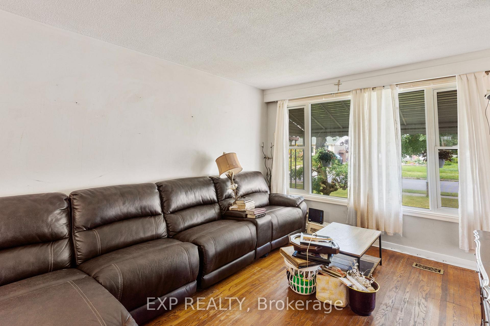 Photo 8 of 52 Burcher Road, Ajax, South East — HOMEH