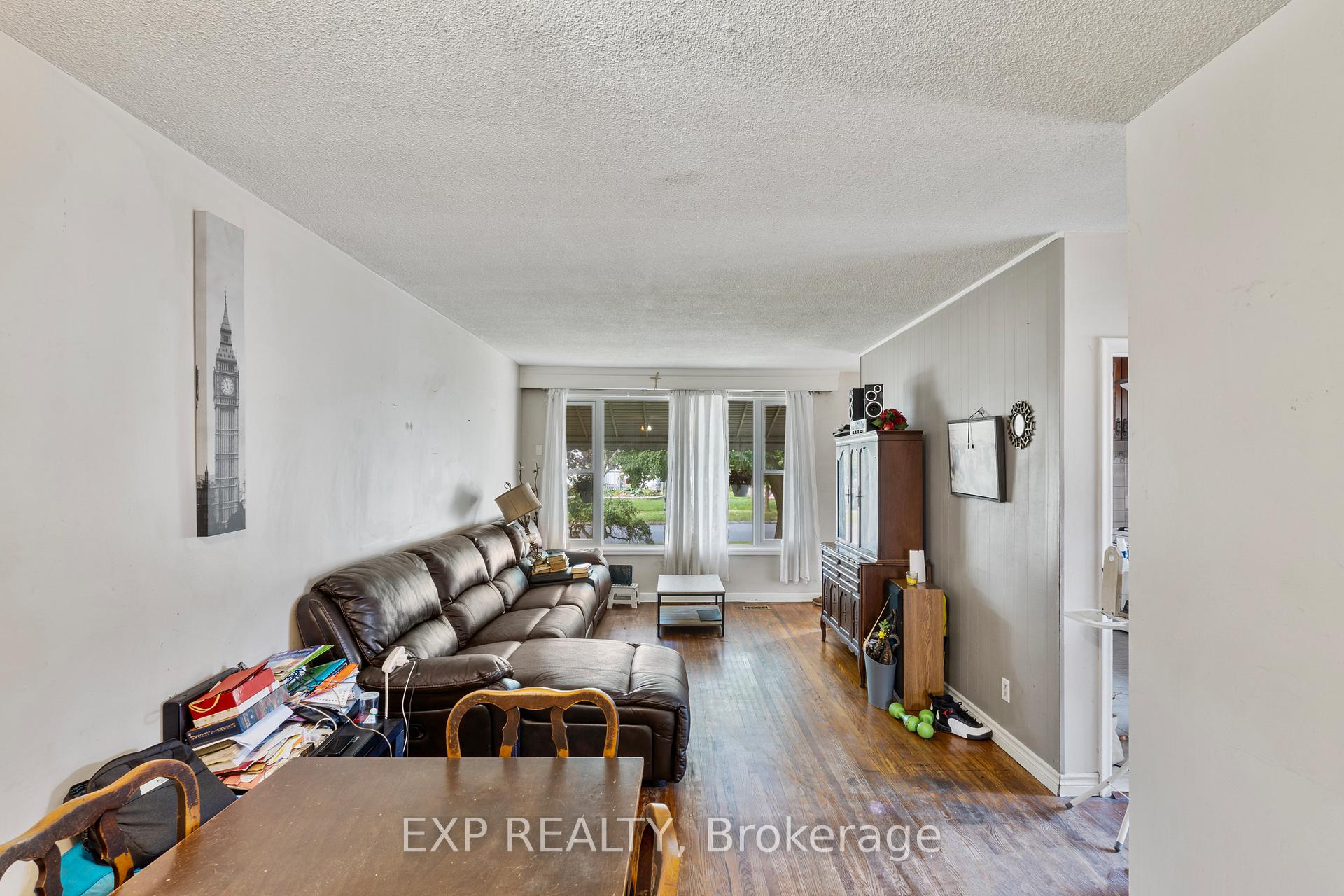 Photo 9 of 52 Burcher Road, Ajax, South East — HOMEH