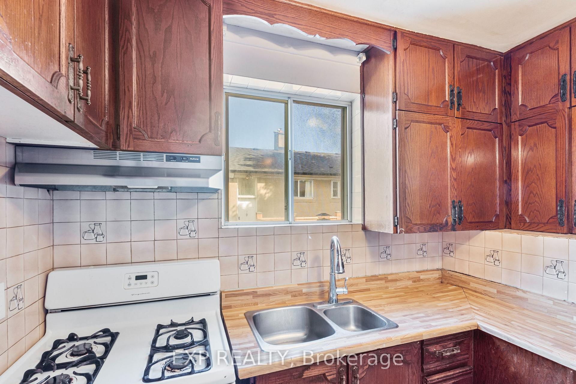 Photo 14 of 52 Burcher Road, Ajax, South East — HOMEH