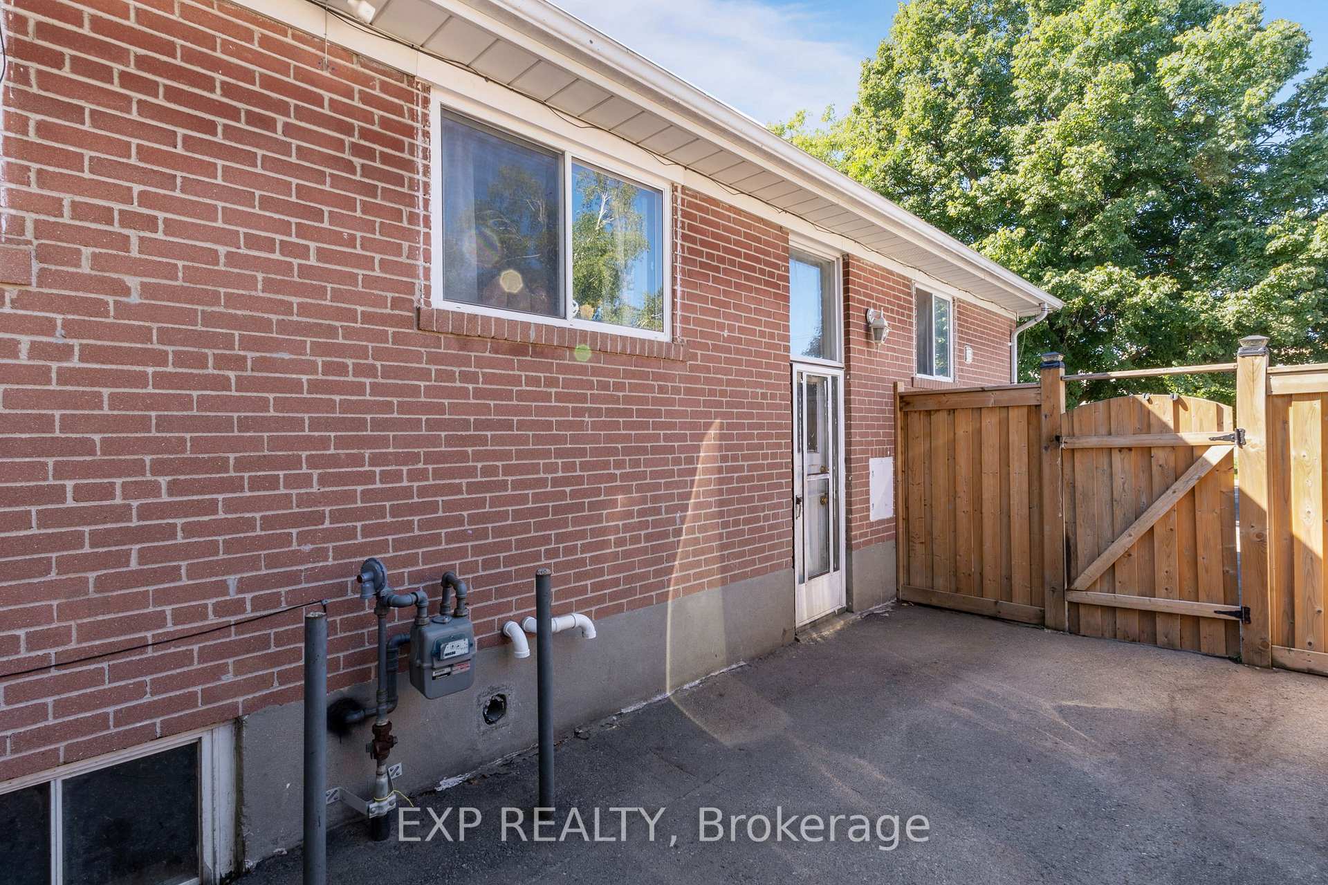 Photo 37 of 52 Burcher Road, Ajax, South East — HOMEH