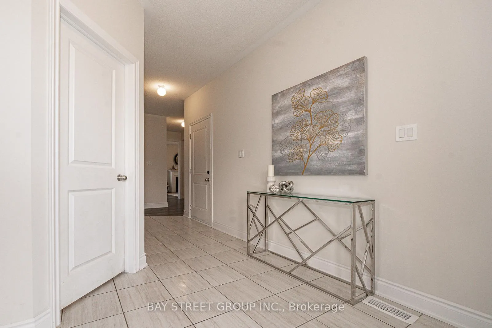 Photo 3 of 88 Forestlane Way, Scugog, Port Perry — HOMEH