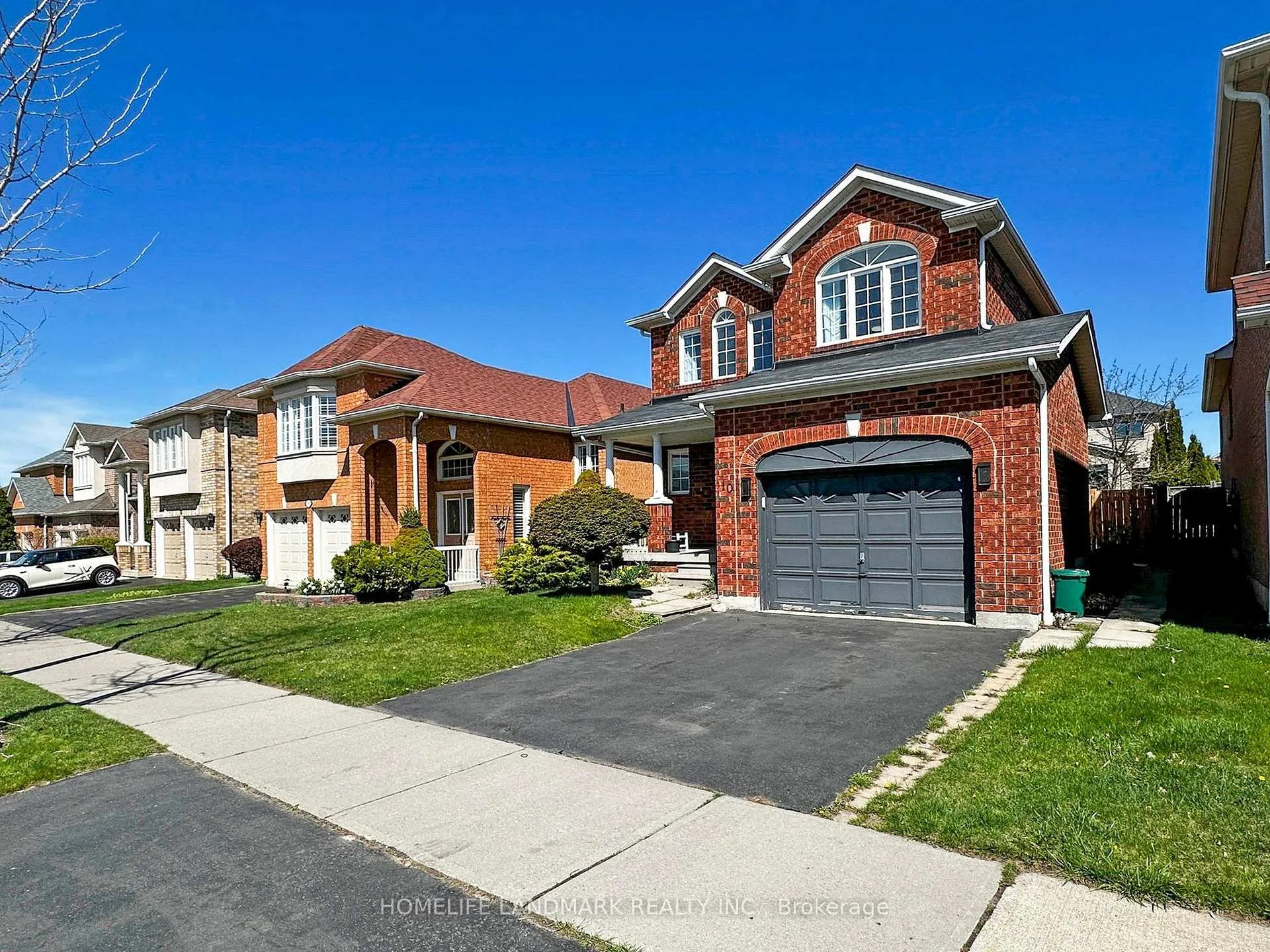 Photo 5 of 10 Lacroix Court, Whitby, Taunton North — HOMEH