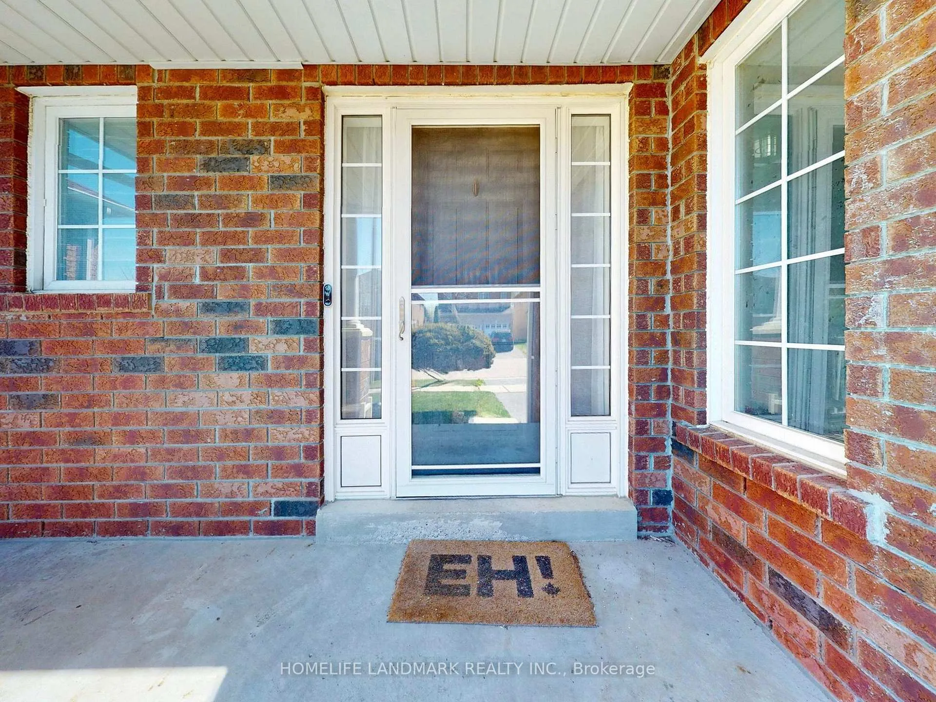 Photo 6 of 10 Lacroix Court, Whitby, Taunton North — HOMEH