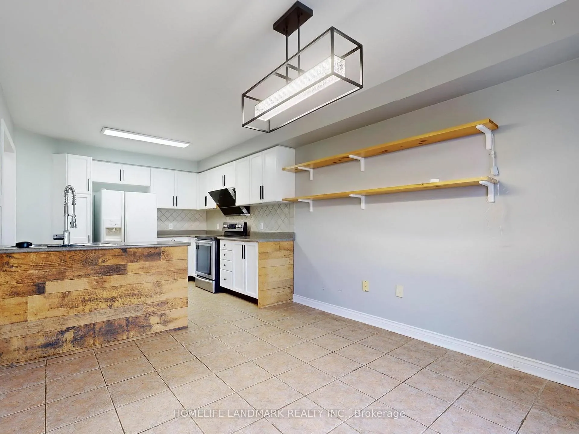 Photo 14 of 10 Lacroix Court, Whitby, Taunton North — HOMEH