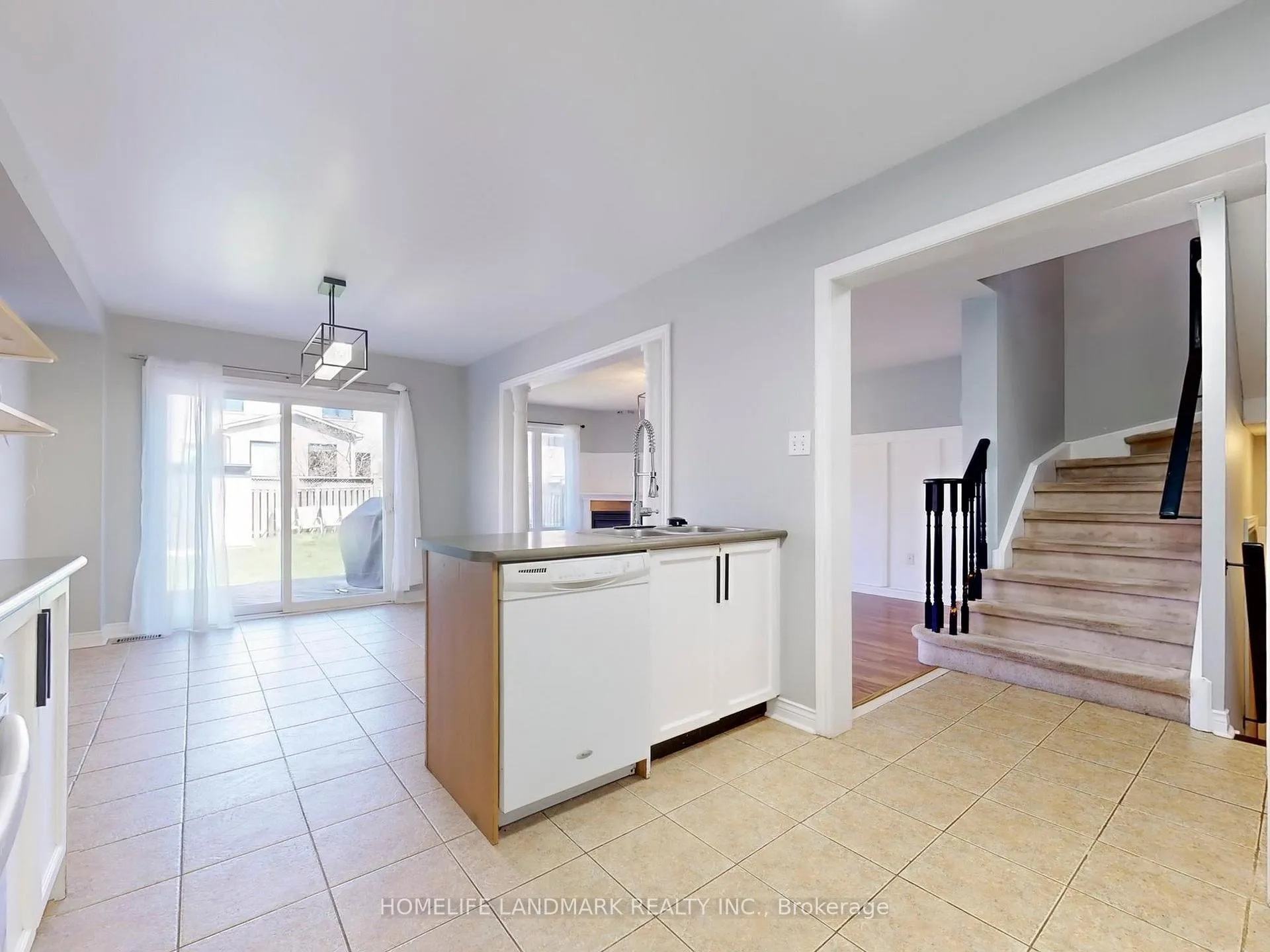 Photo 16 of 10 Lacroix Court, Whitby, Taunton North — HOMEH