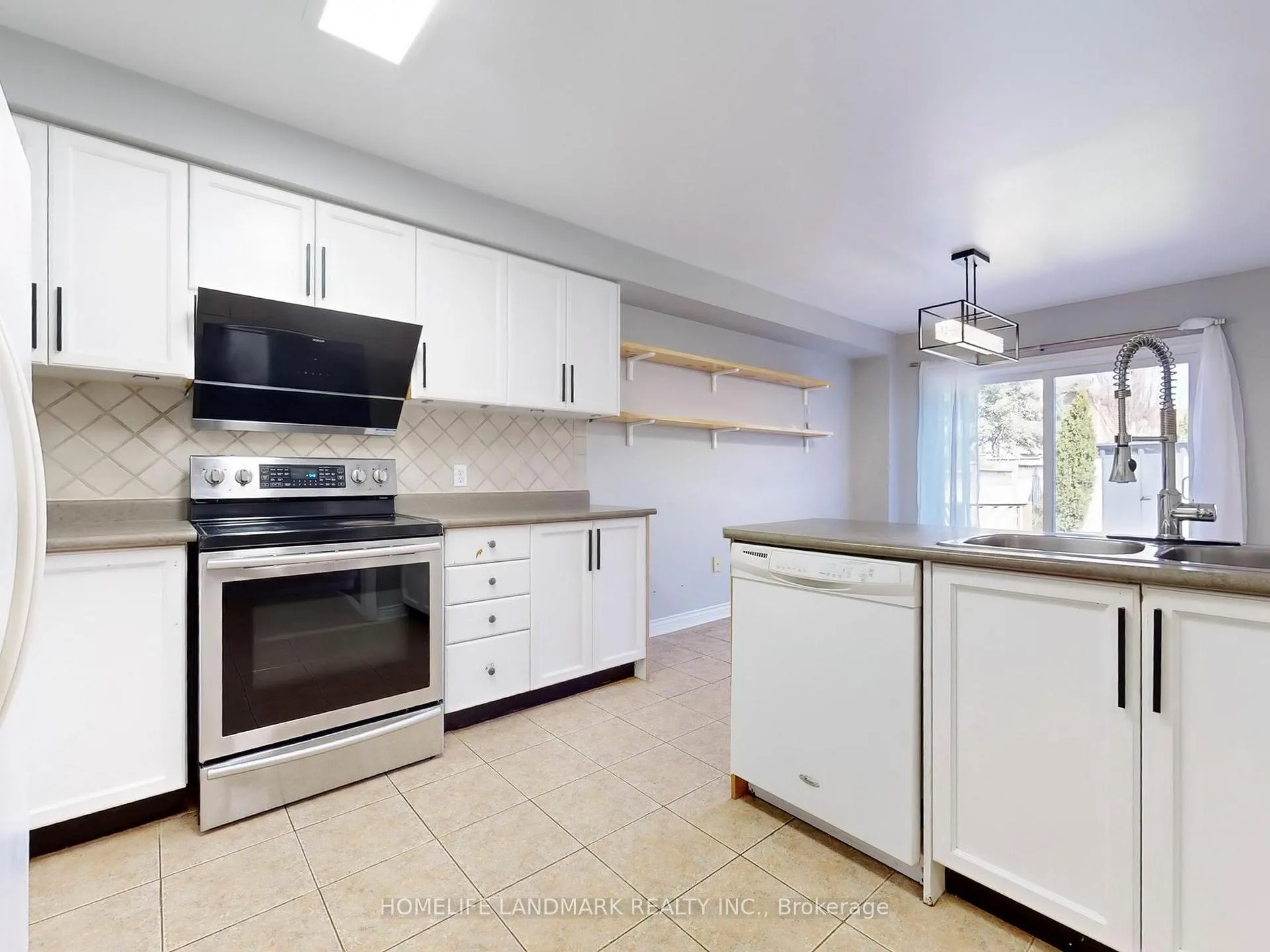 Photo 17 of 10 Lacroix Court, Whitby, Taunton North — HOMEH