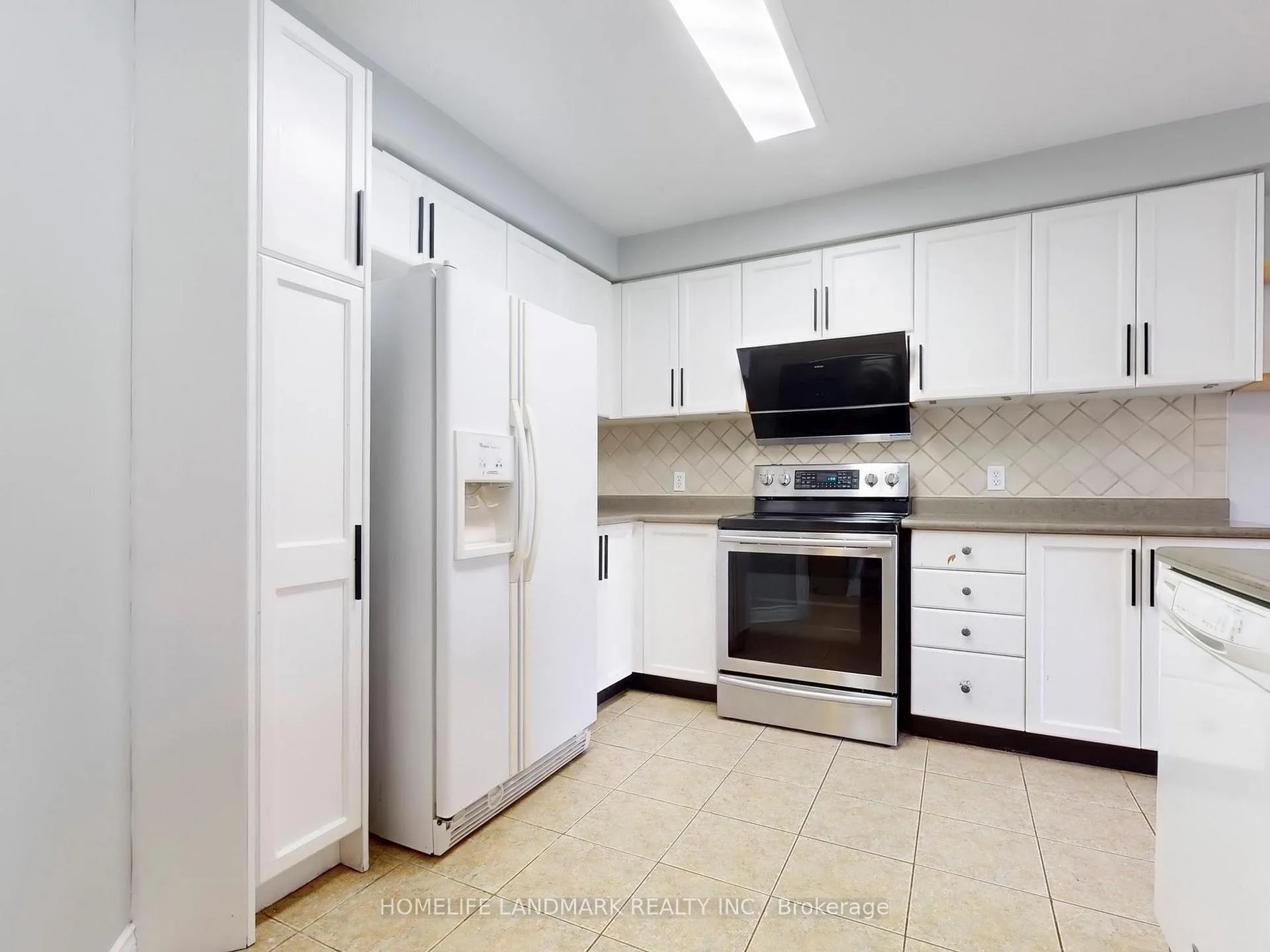 Photo 18 of 10 Lacroix Court, Whitby, Taunton North — HOMEH