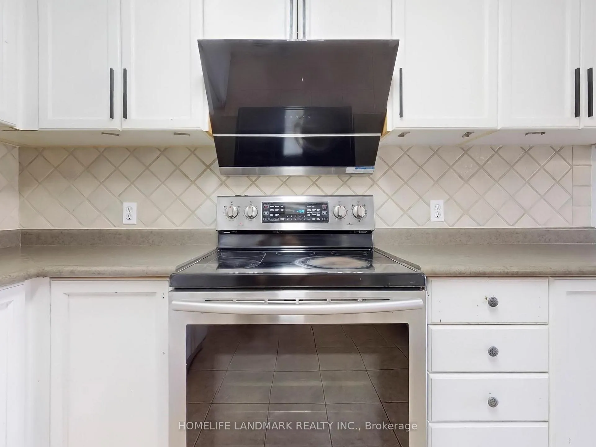 Photo 19 of 10 Lacroix Court, Whitby, Taunton North — HOMEH