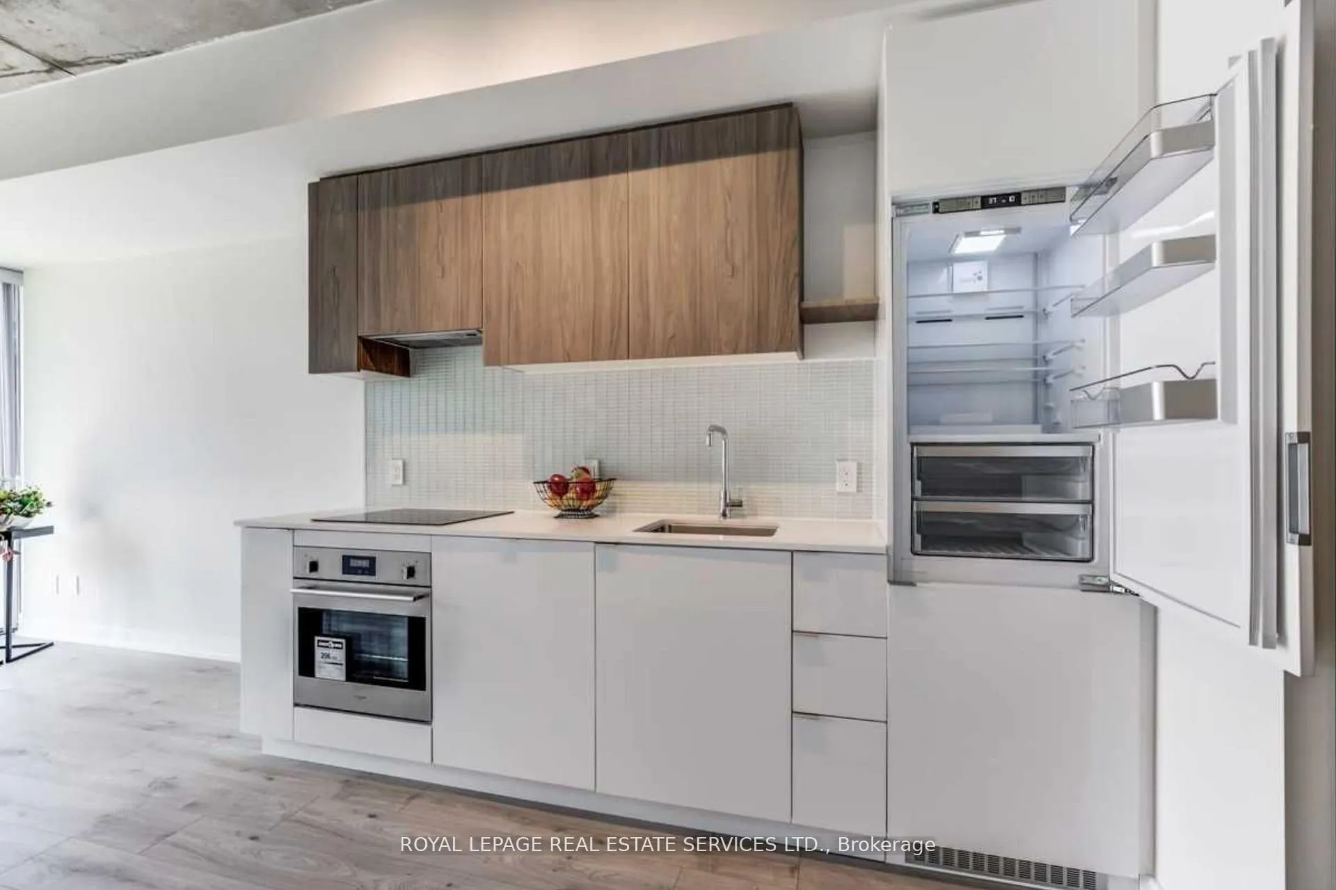 Photo 3 of Unit 1013, 161 Roehampton Avenue, Toronto, Mount Pleasant West — HOMEH