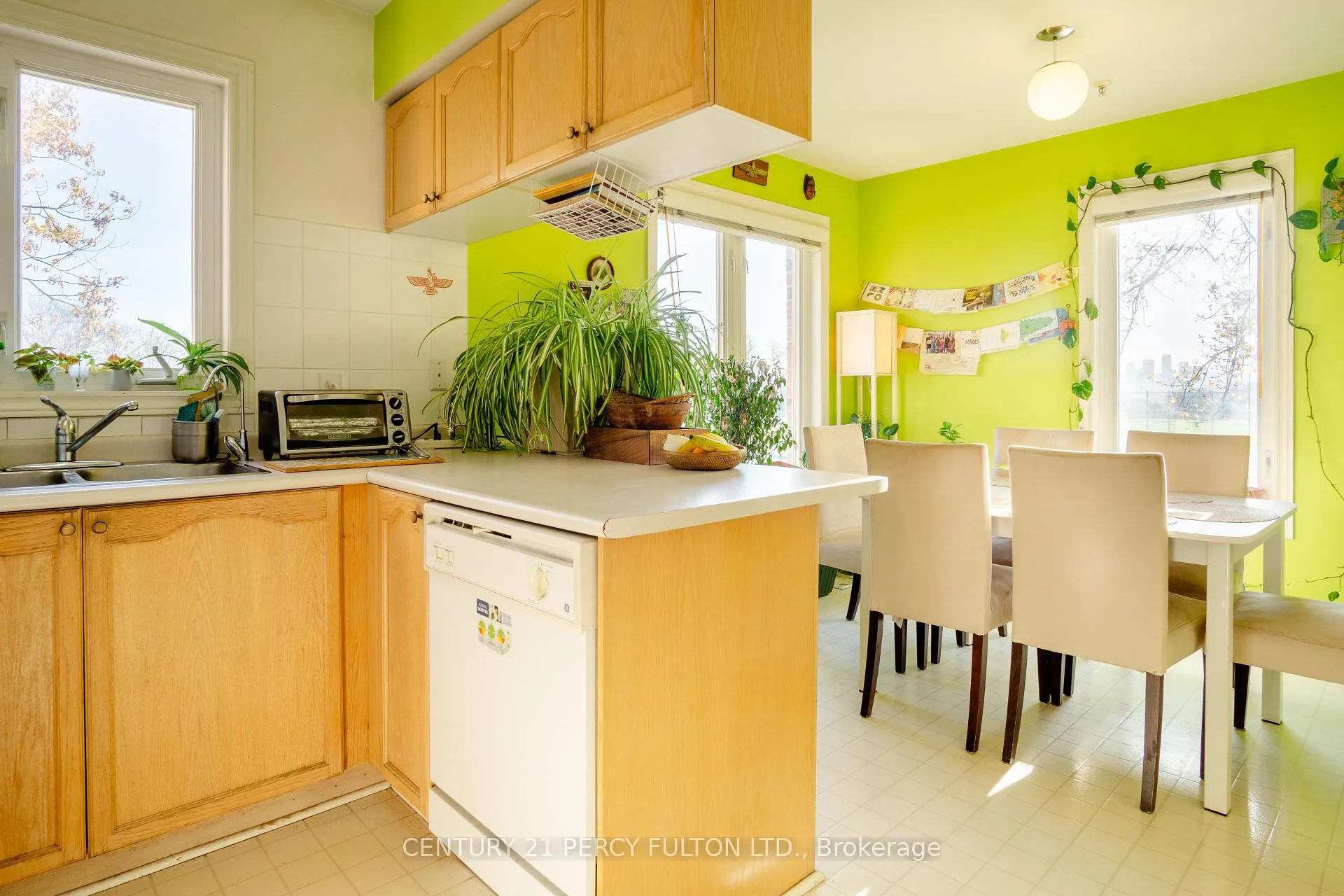 Photo 7 of 6A Leaside Park Drive, Toronto, Thorncliffe Park — HOMEH