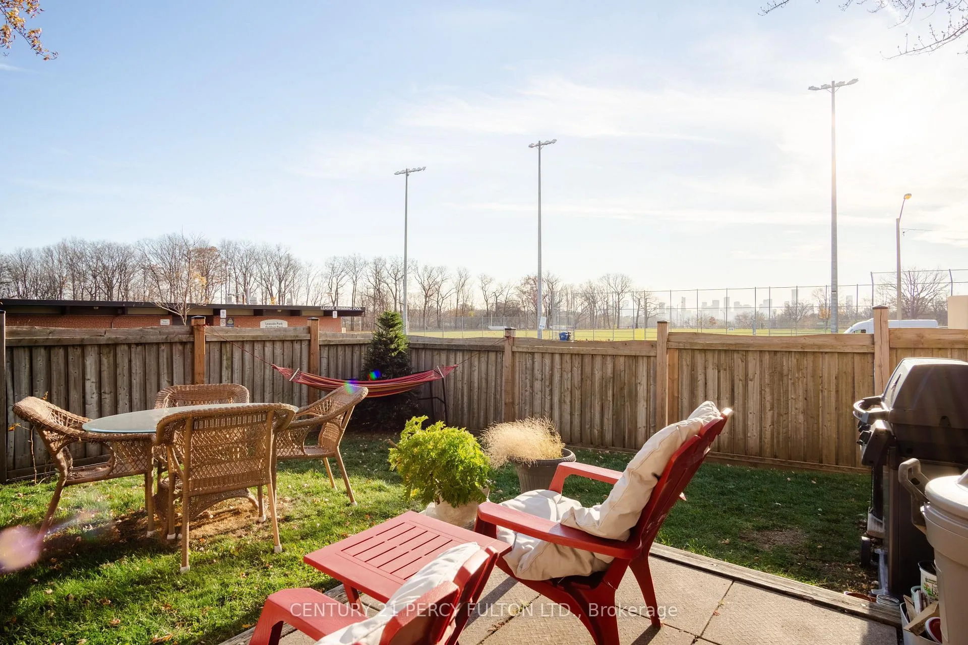 Photo 8 of 6A Leaside Park Drive, Toronto, Thorncliffe Park — HOMEH