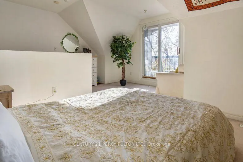 Photo 25 of 6A Leaside Park Drive, Toronto, Thorncliffe Park — HOMEH