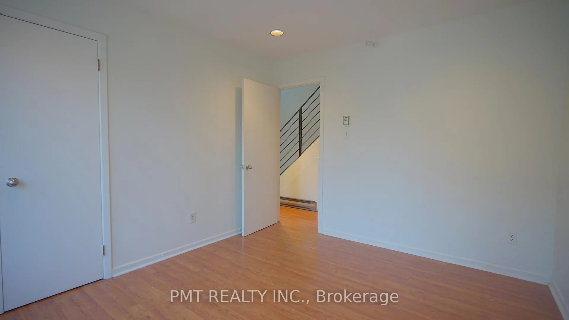 Photo 10 of Unit 4, 2064 Queen Street E, Toronto, The Beaches — HOMEH