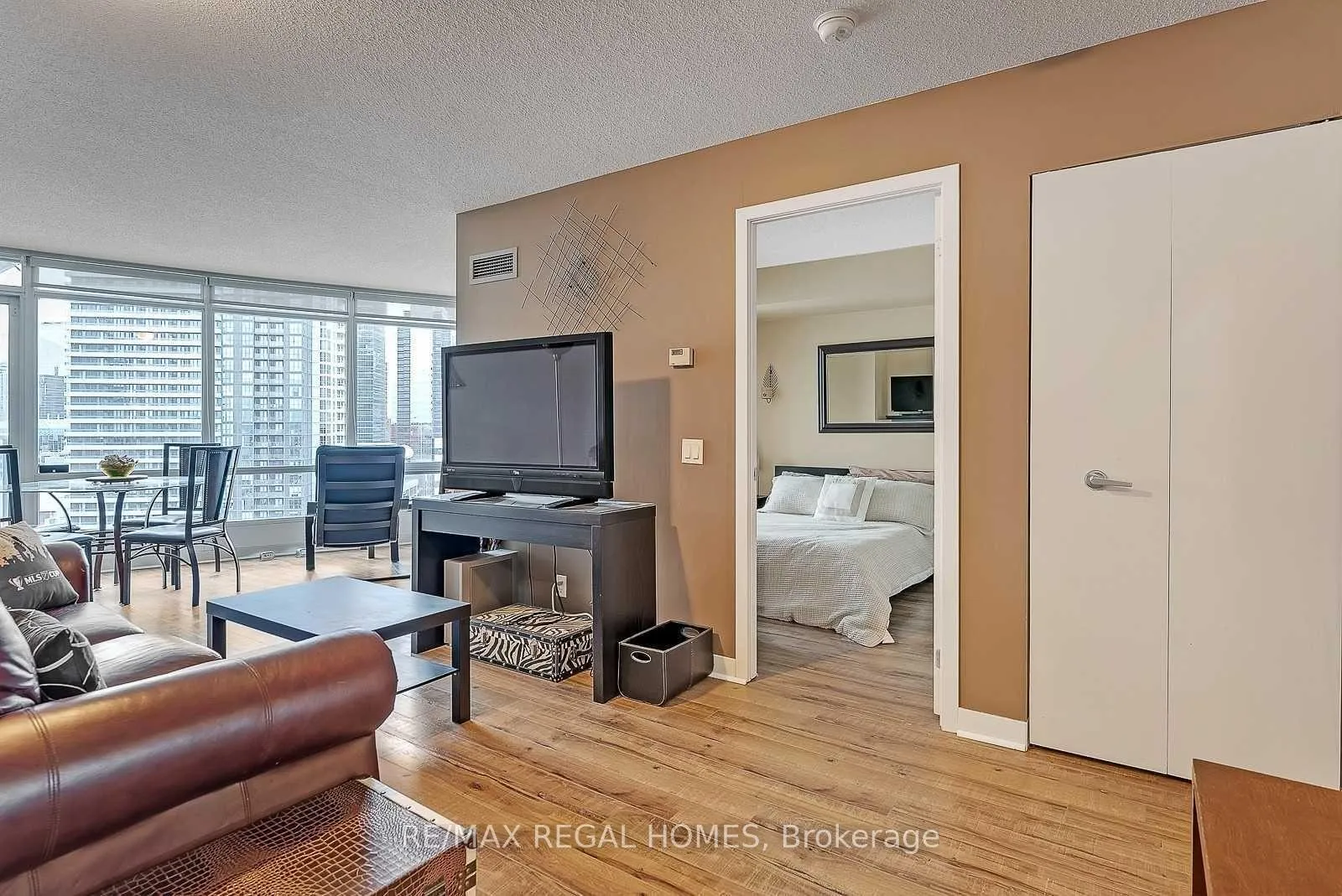 Photo 8 of Unit 3002, 361 Front Street, Toronto, Waterfront Communities — HOMEH
