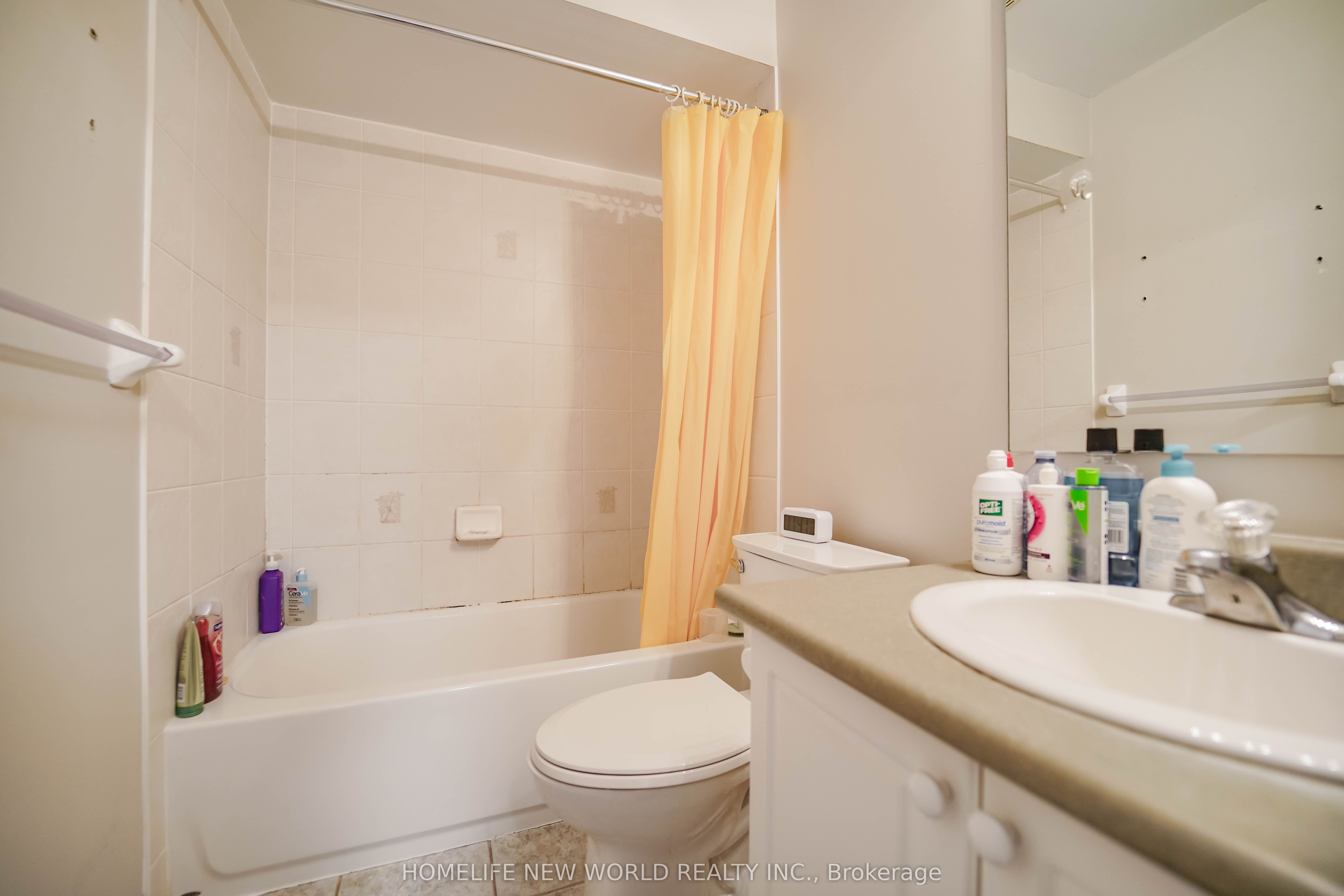 Photo 17 of 24 Nakina Way, Markham, Village Green-South Unionville — HOMEH