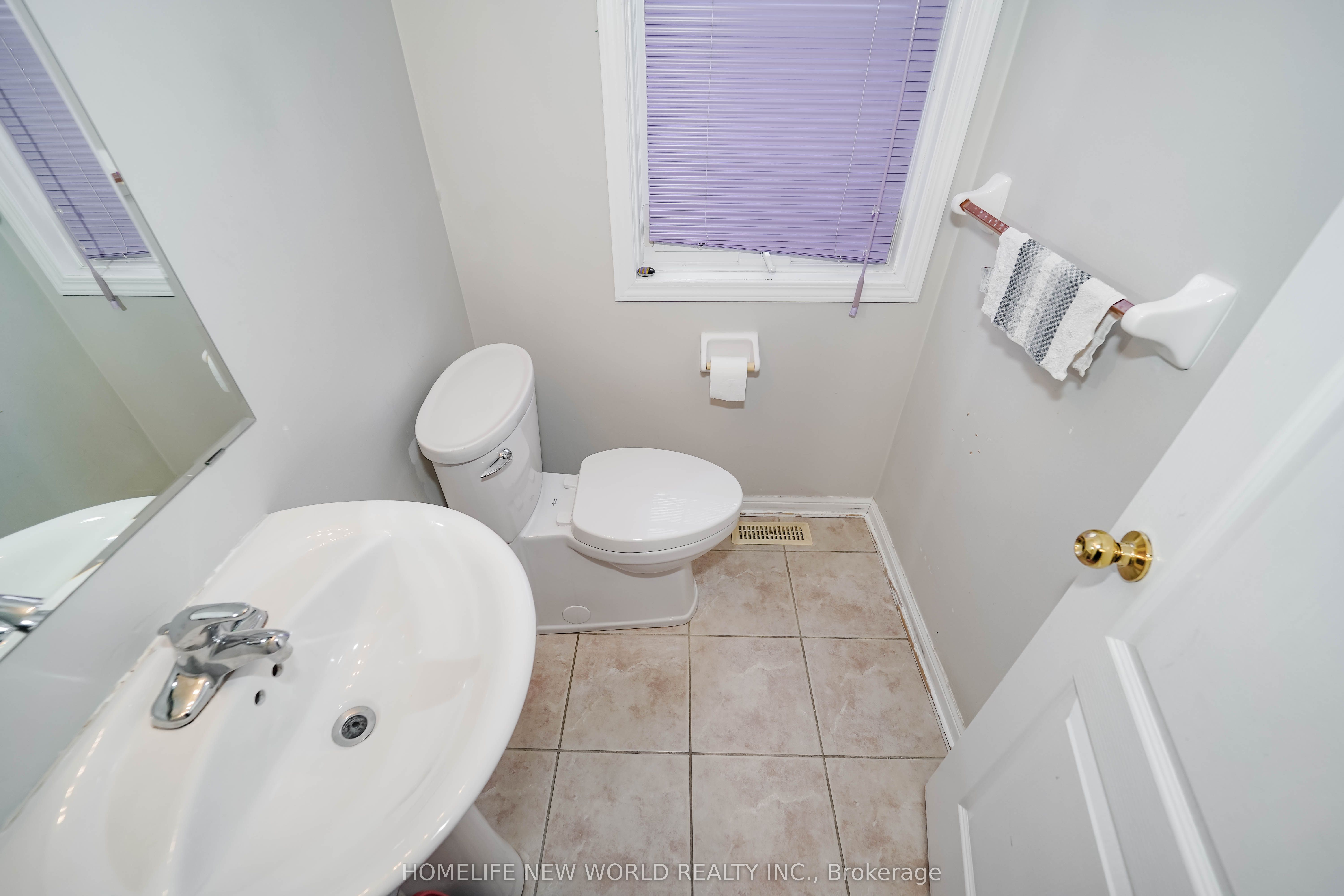 Photo 11 of 24 Nakina Way, Markham, Village Green-South Unionville — HOMEH