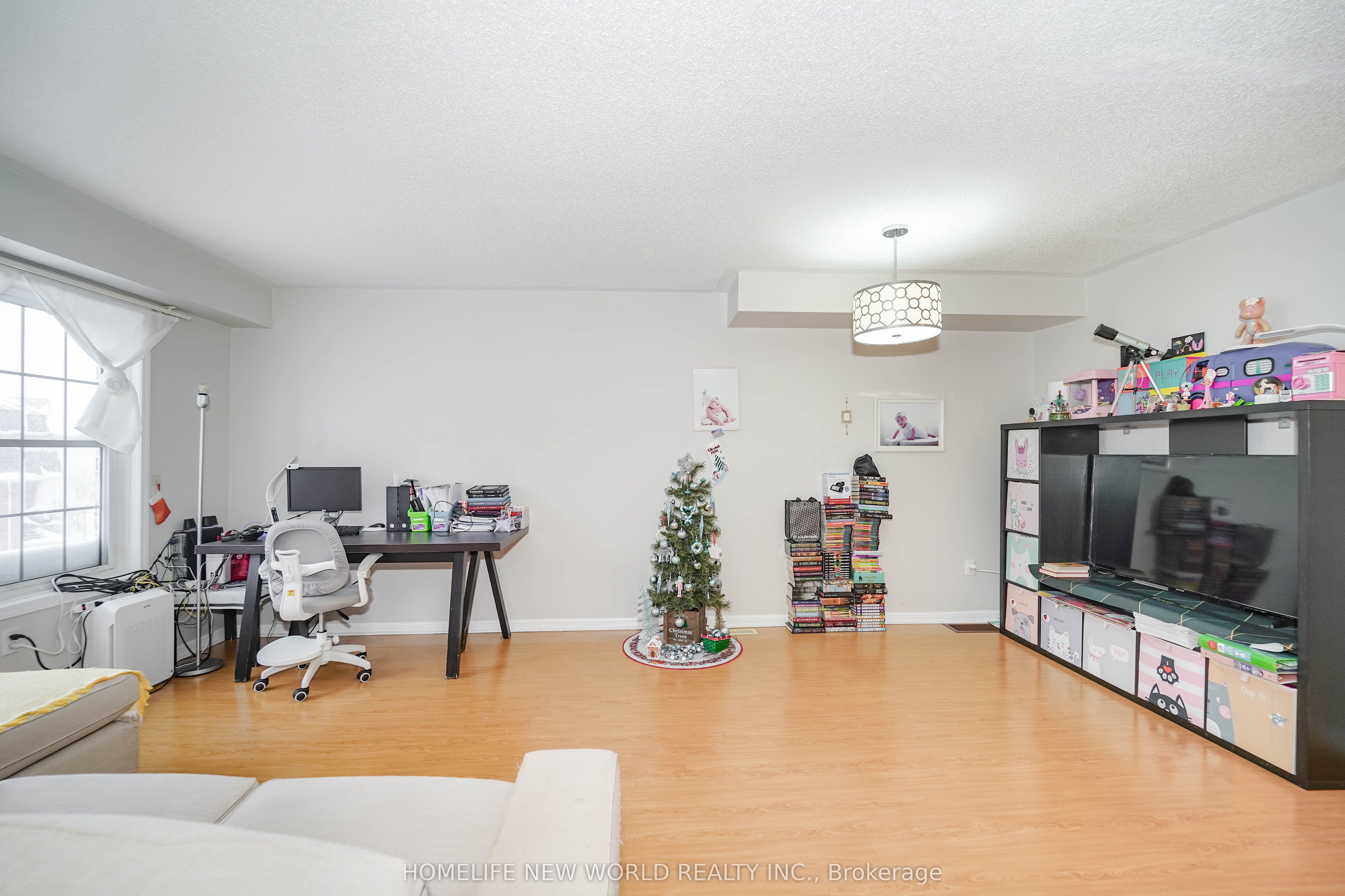 Photo 6 of 24 Nakina Way, Markham, Village Green-South Unionville — HOMEH